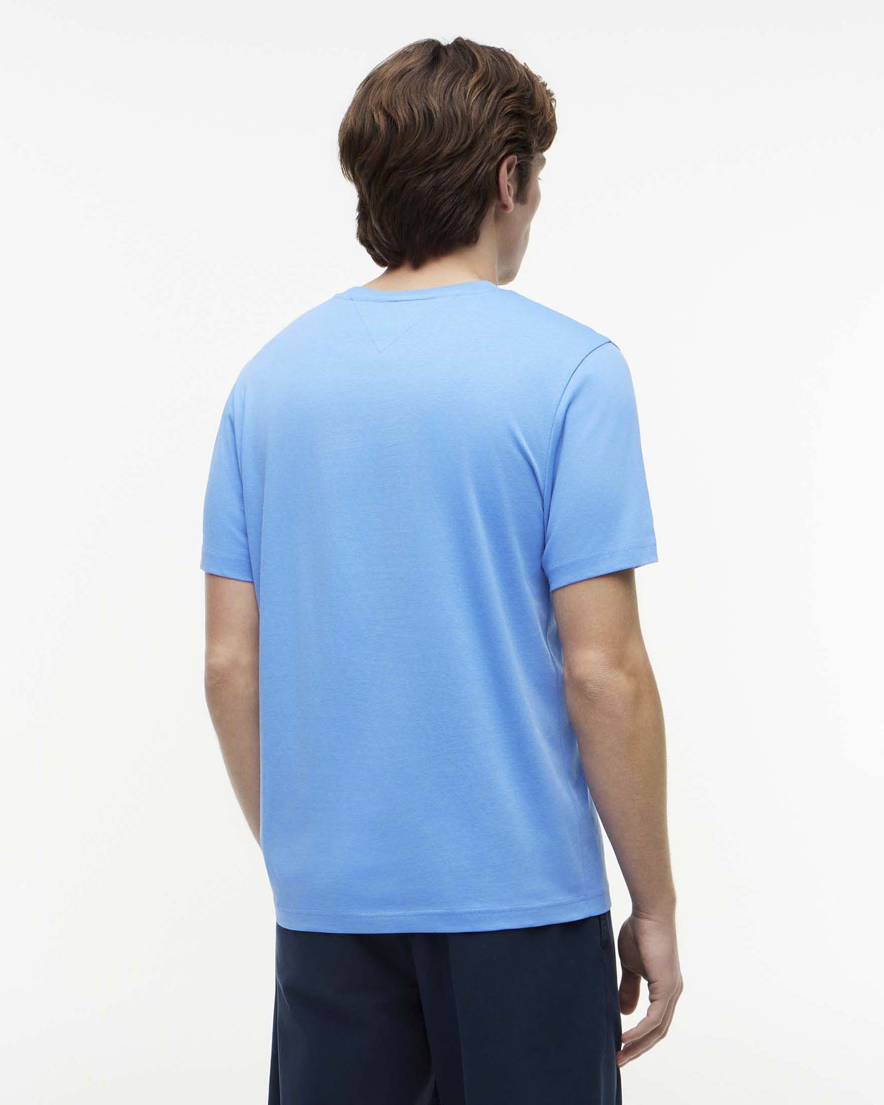 T-shirt Tommy Hilfiger azzurra in jersey di cotone con logo scritta e grafica bandiera image