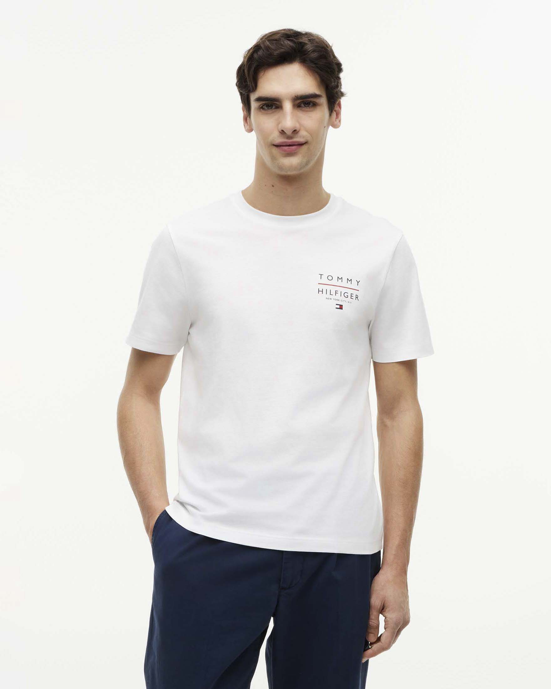 T-shirt Tommy Hilfiger bianca Regular Fit in cotone con logo sul petto