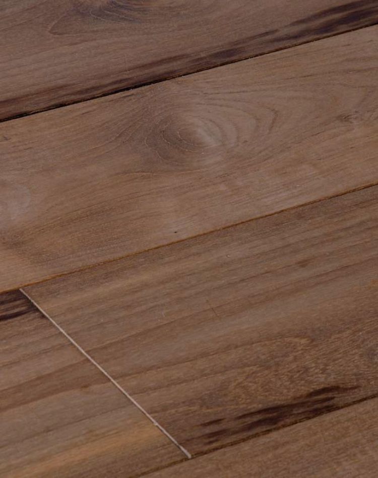 Pavimento in teak birmano