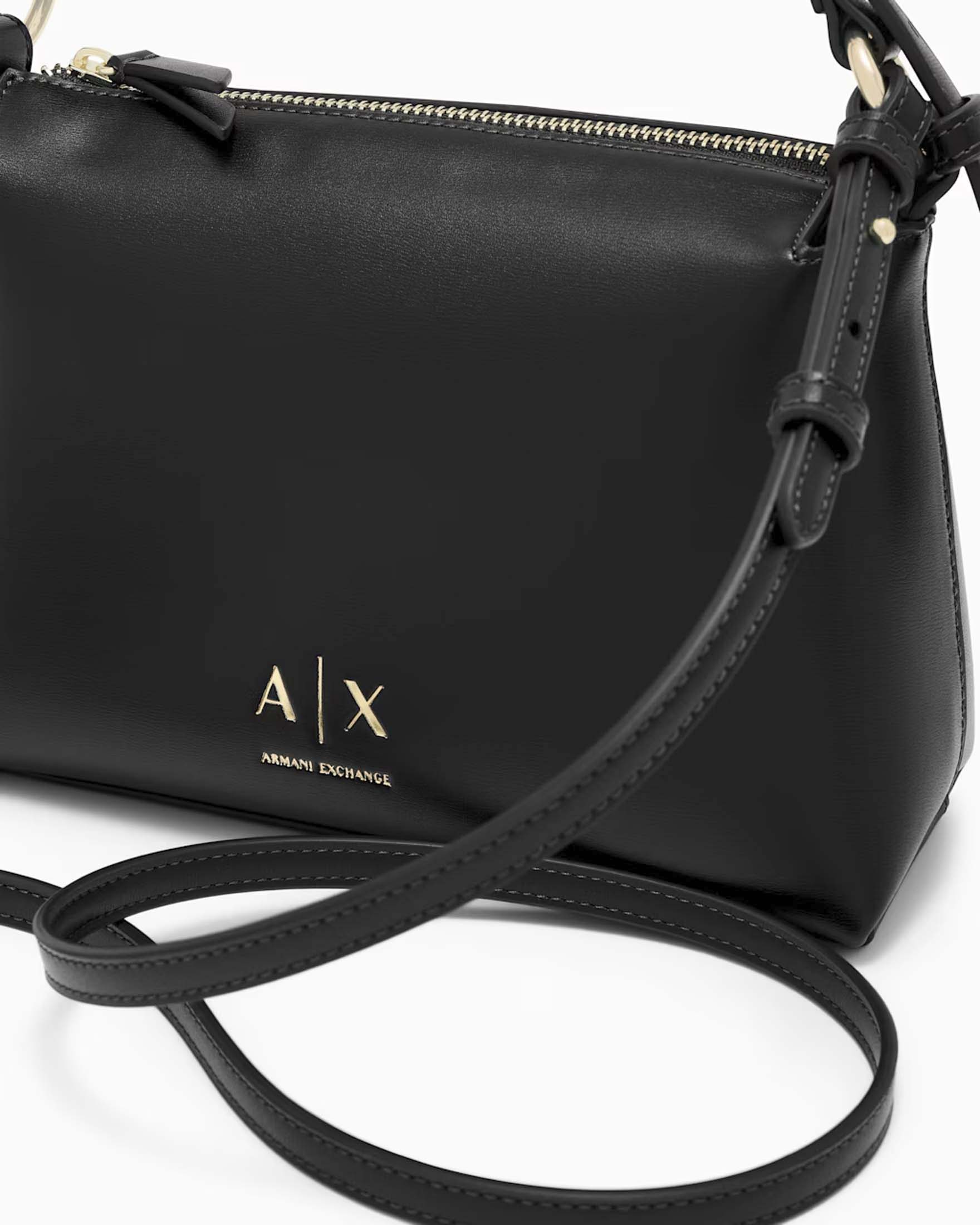 Borsa a spalla Armani Exchange nera in similpelle con tracolla regolabile e chiusura zip image