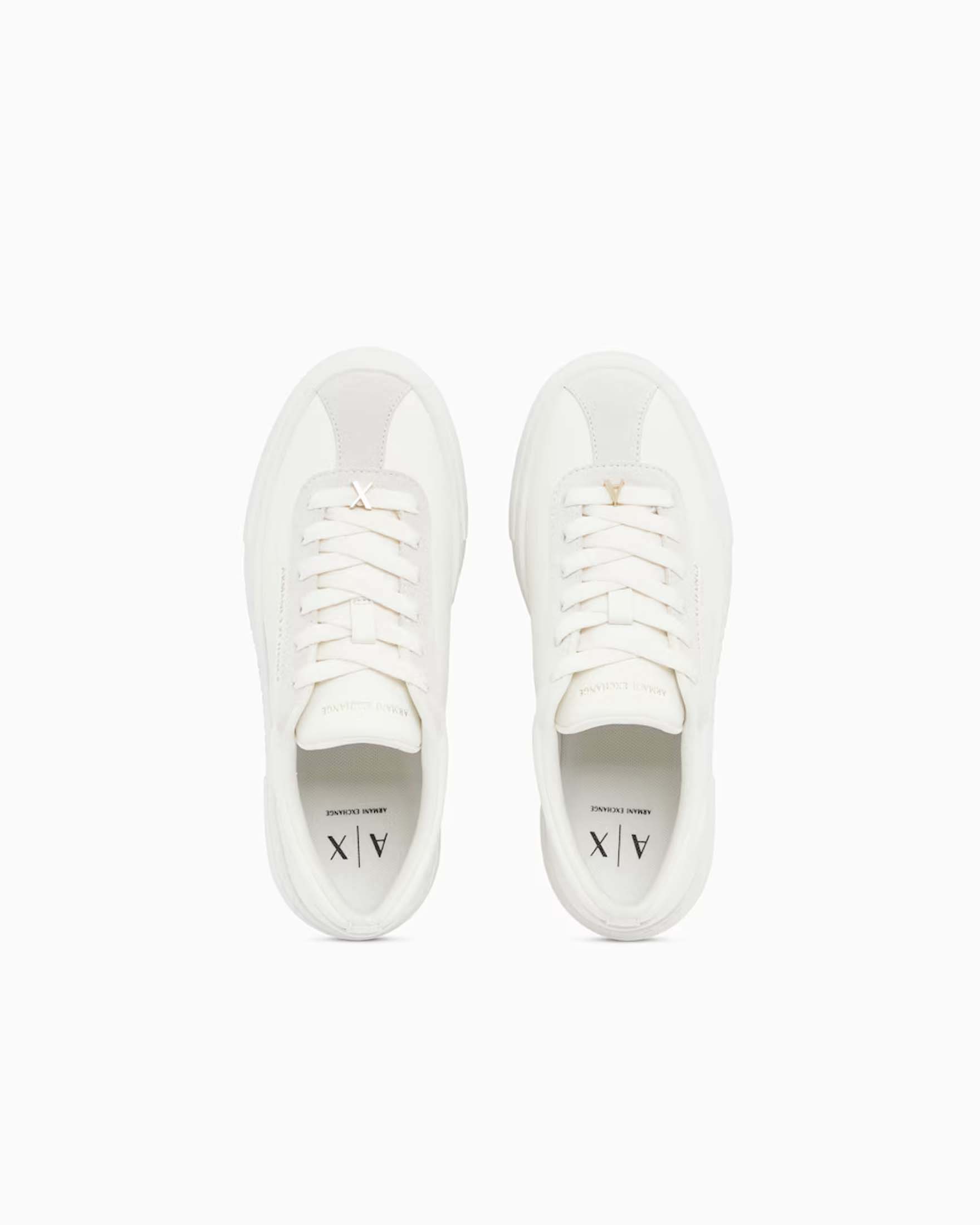 Sneaker low cut Armani Exchange avorio con inserti effetto camoscio e suola spessa image