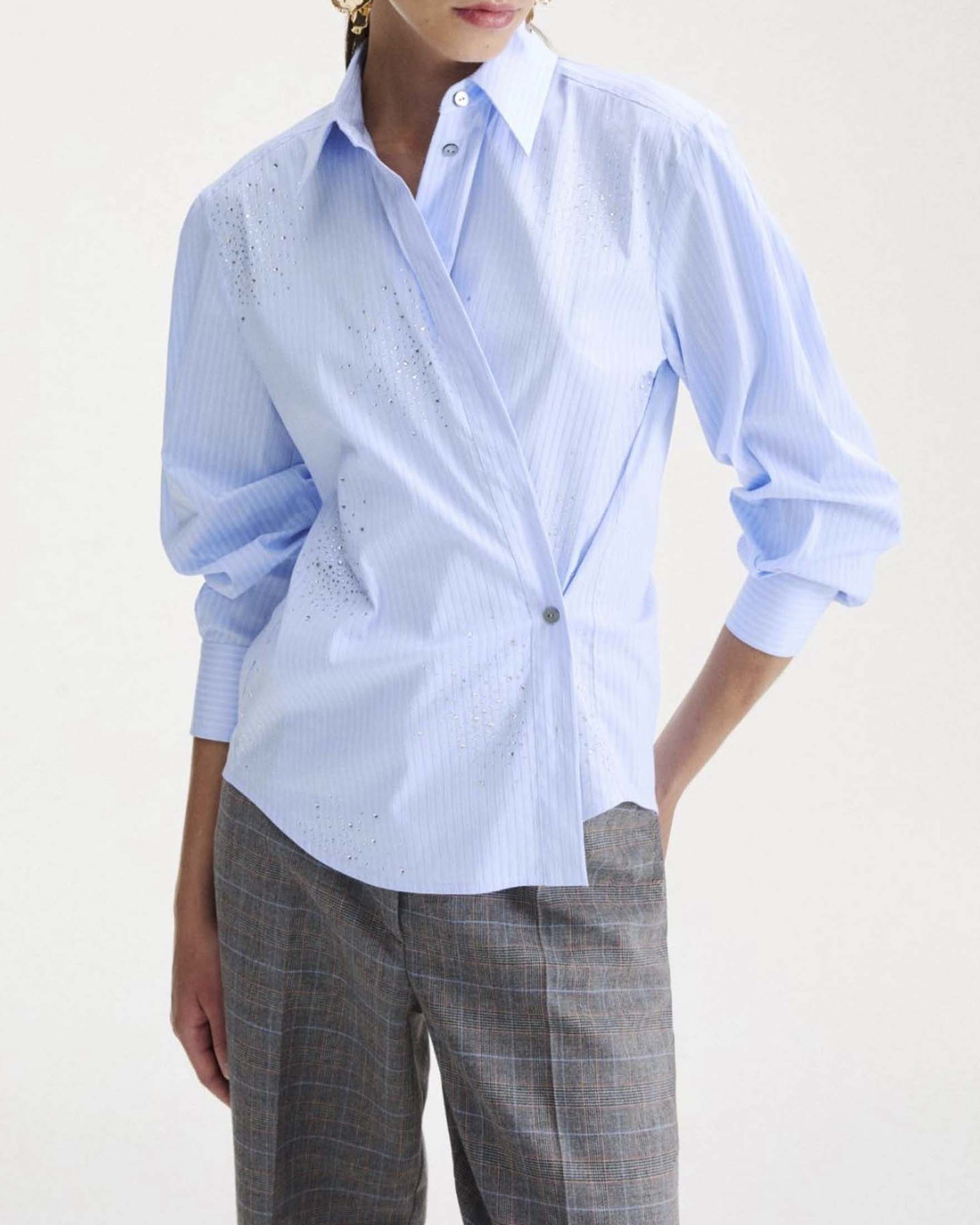 Camicia asimmetrica Marella azzurra a righe bianche in popeline stretch con strass applicati
