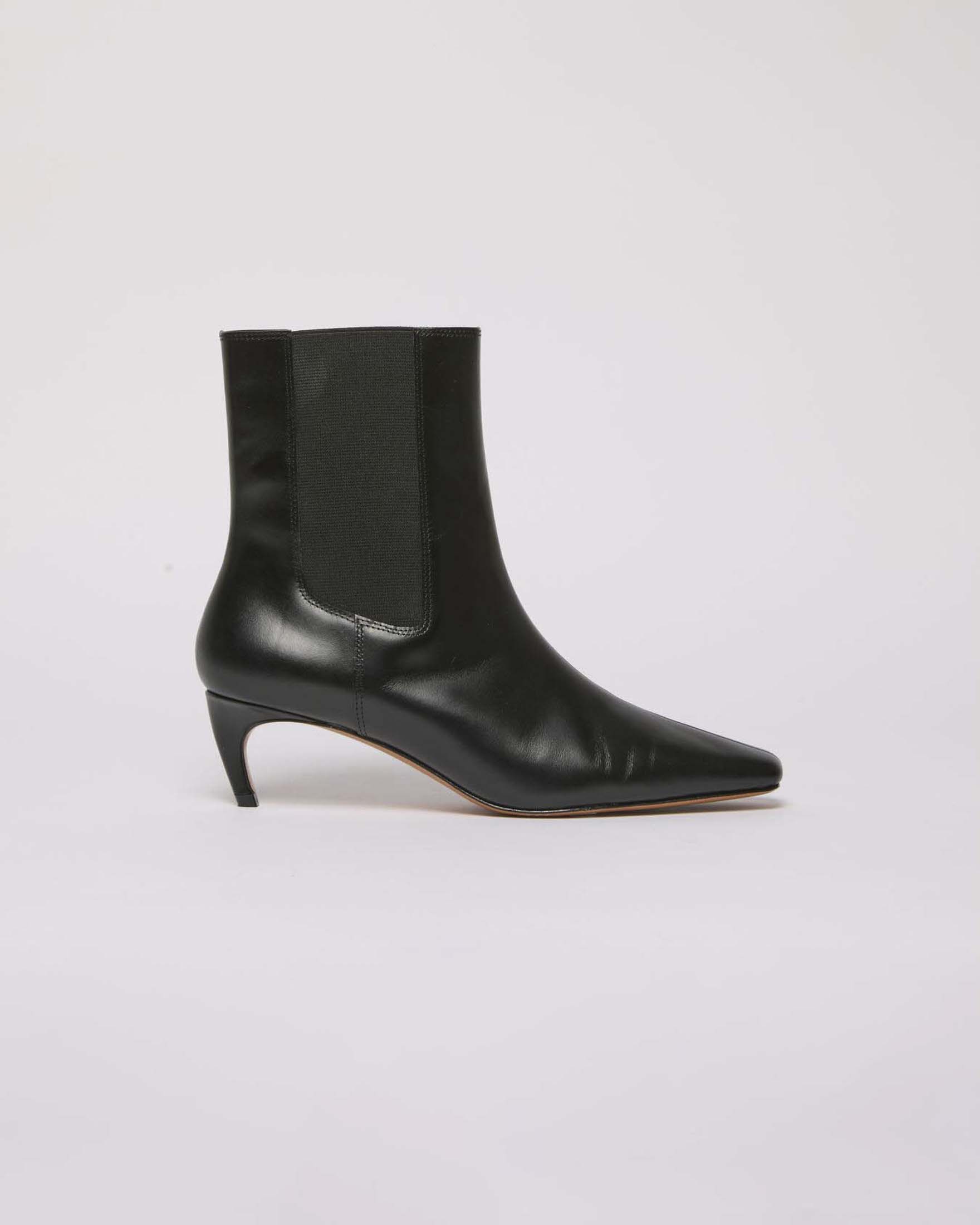 Stivaletto Chelsea Marella nero in pelle spazzolata con tacco sagomato