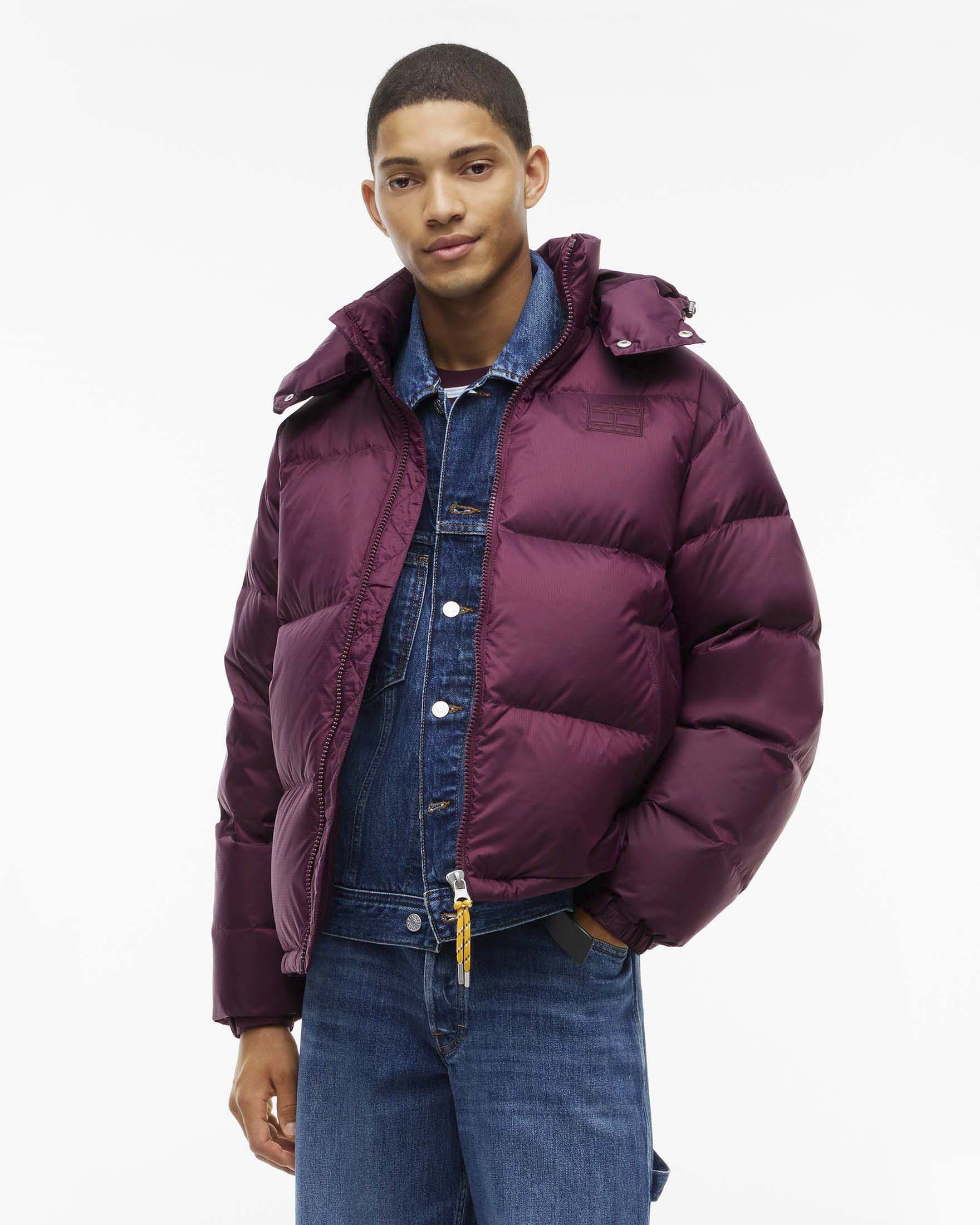 Piumino Tommy Jeans bordeaux in nylon ripstop imbottito in piuma con cappuccio staccabile image
