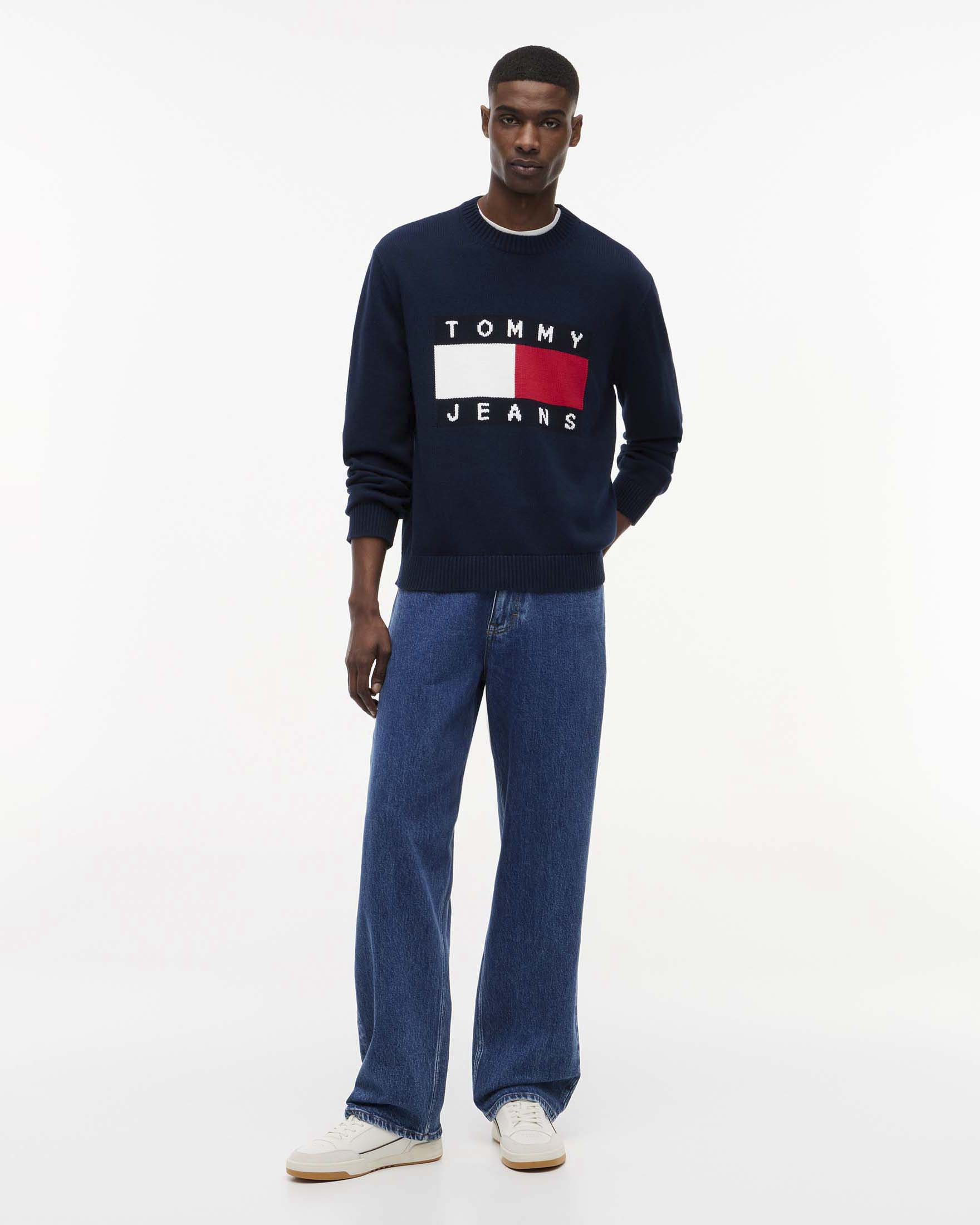 Maglione girocollo Tommy Jeans blu navy in cotone con logo Flag jacquard