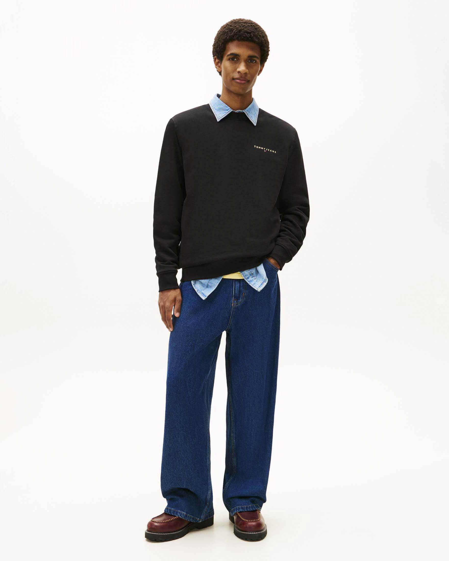 Felpa nera girocollo Tommy Jeans in misto cotone con logo ricamato