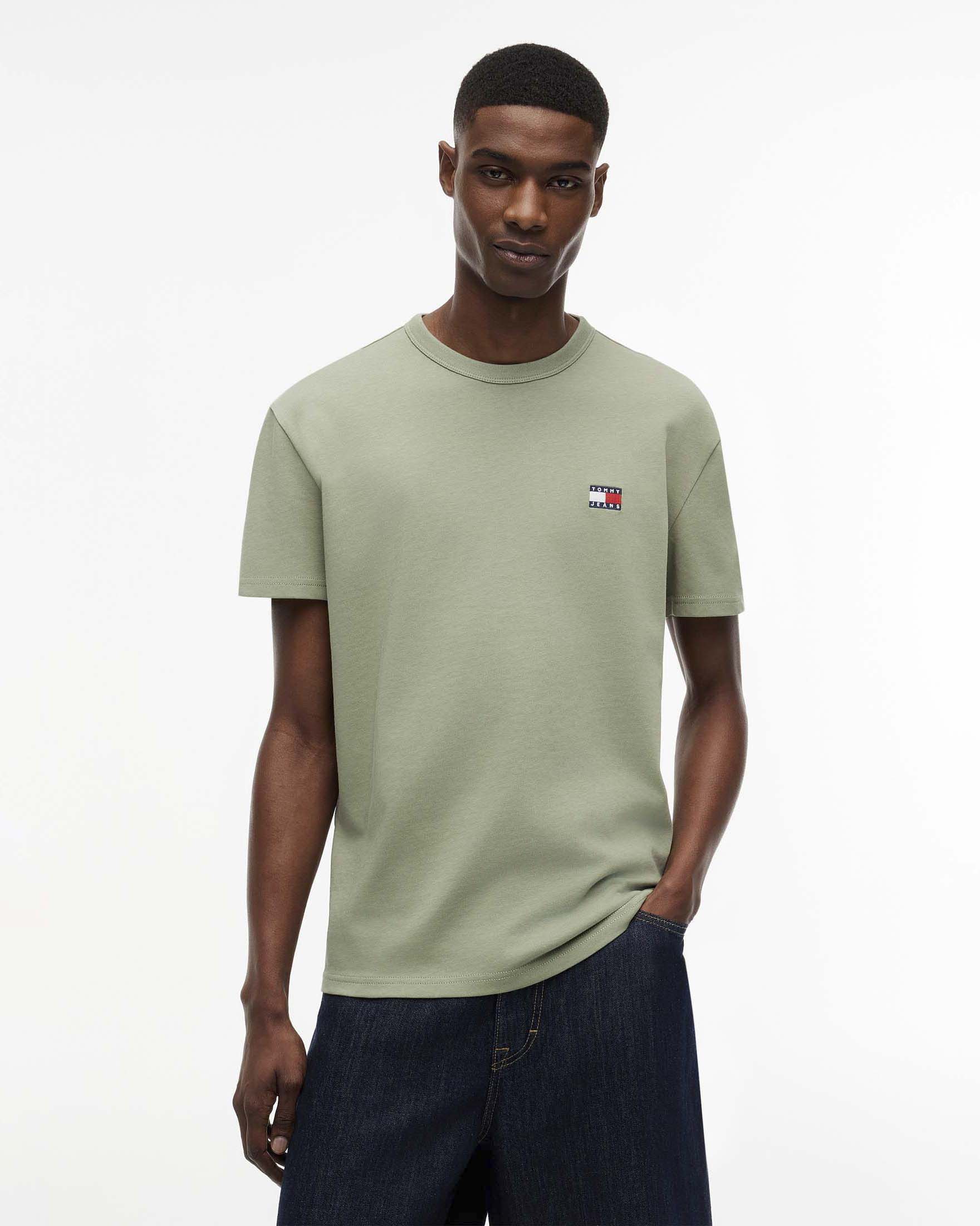 T-shirt Tommy Jeans salvia in jersey di cotone con piccolo logo flag