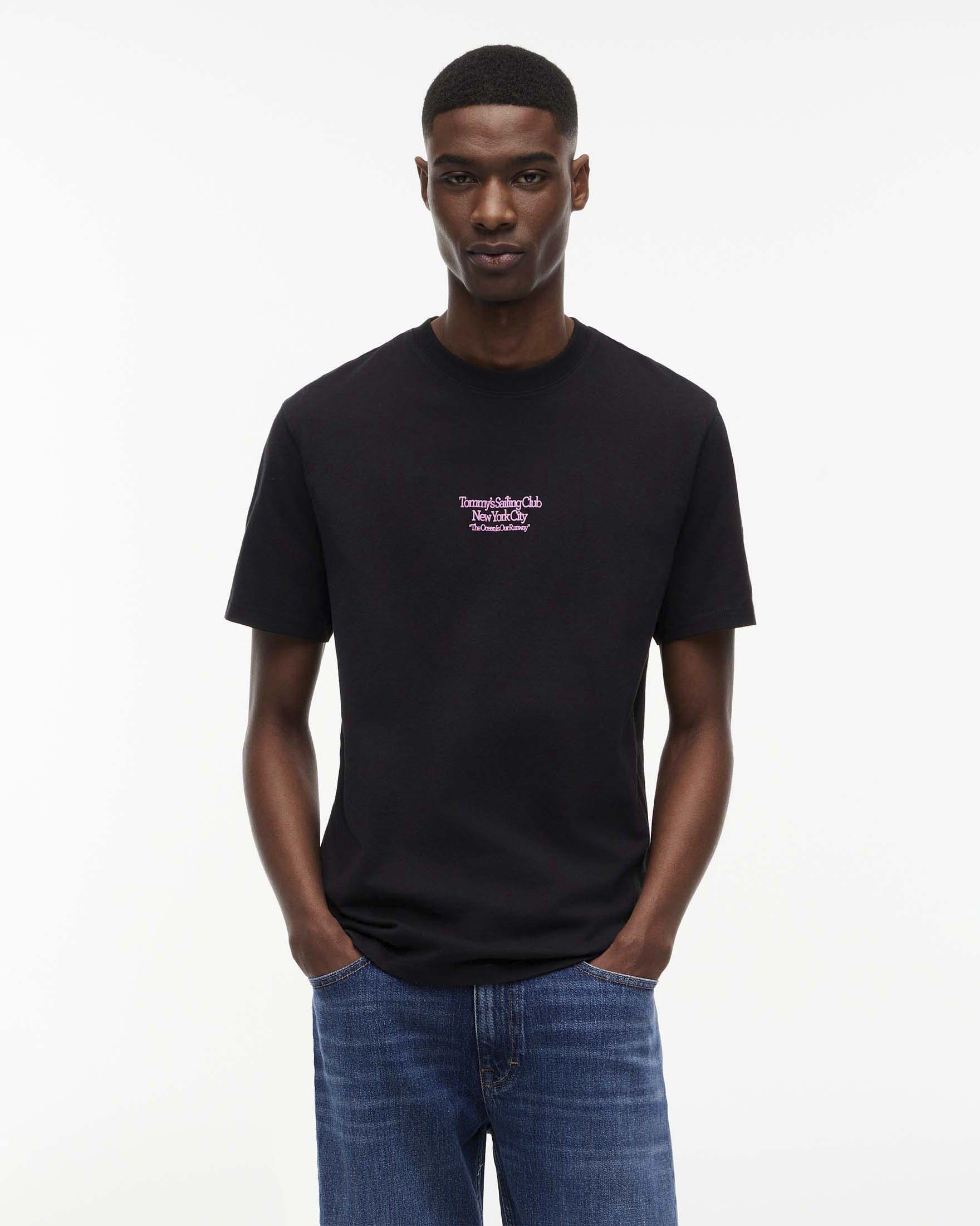 T-shirt Tommy Jeans nera relaxed fit in cotone con grafica sul retro