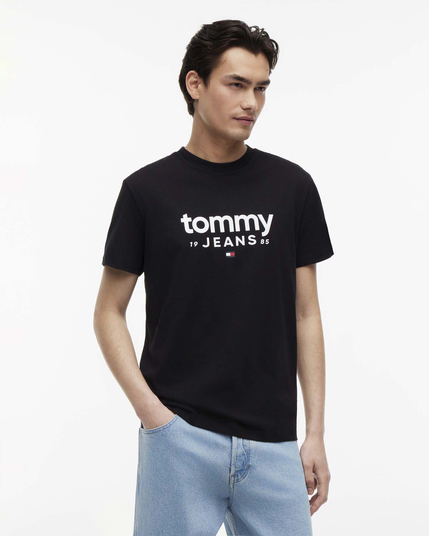 T-shirt Tommy Jeans nera in cotone con logo grafico