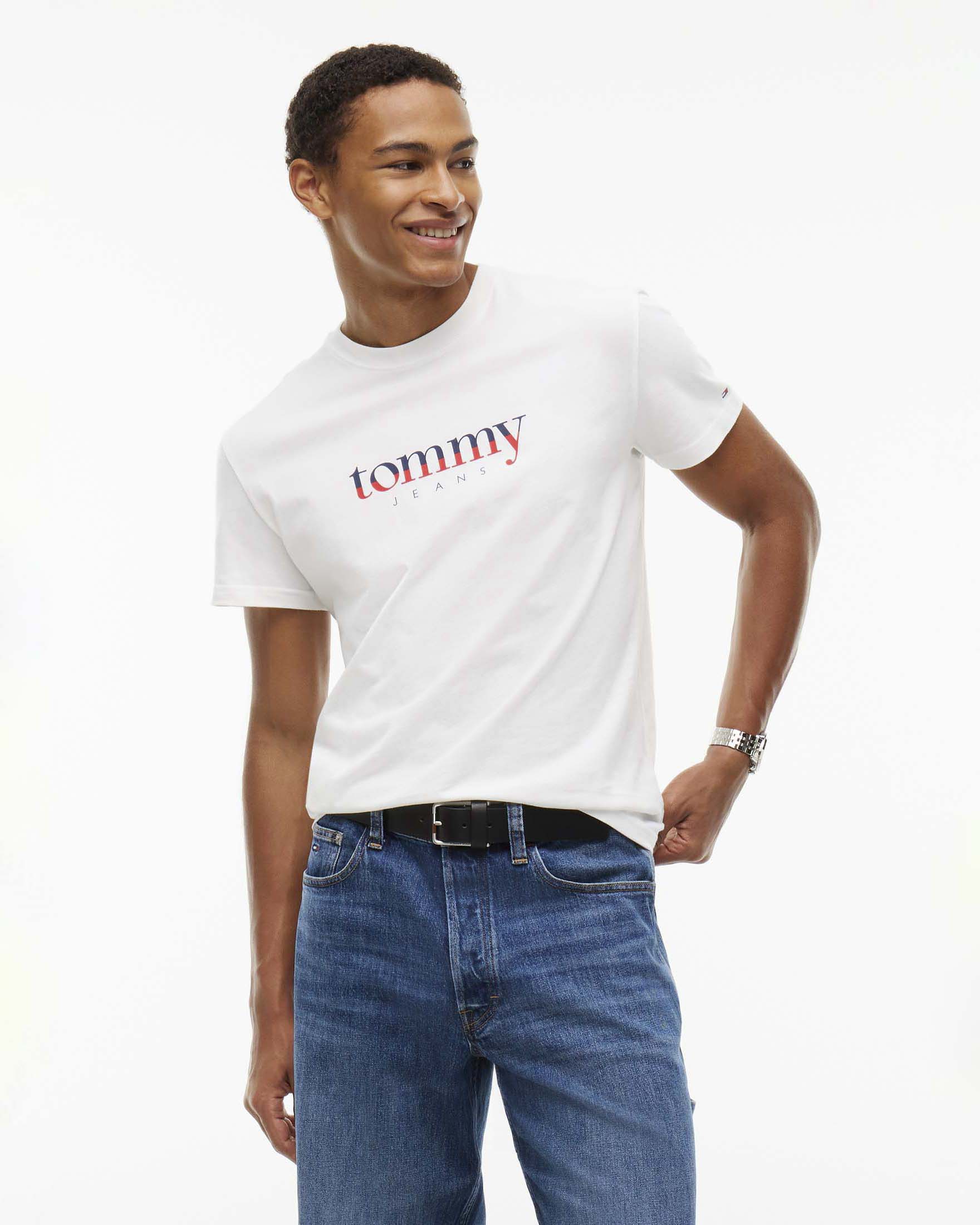 T-shirt Tommy Jeans bianca regular fit in cotone con logo