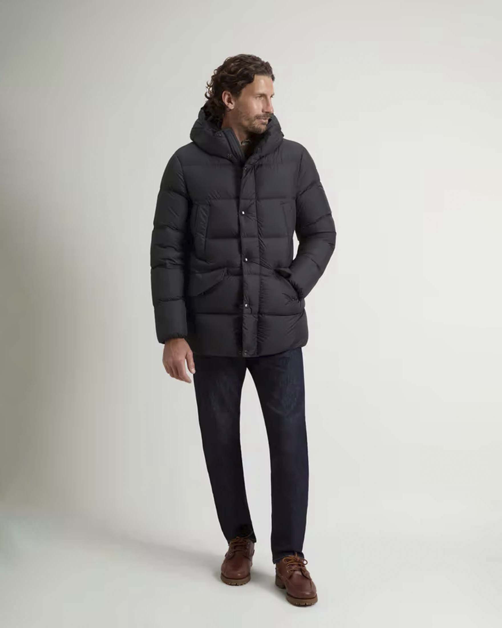 Cloud Parka Woolrich nero in microfibra con cappuccio