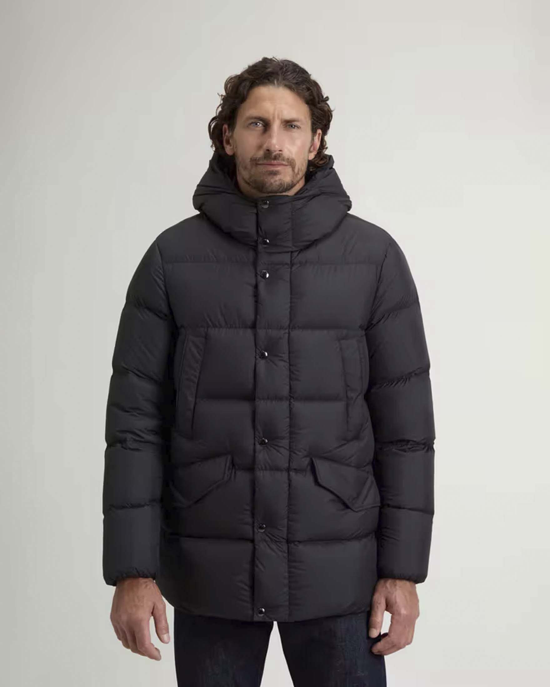 Cloud Parka Woolrich nero in microfibra con cappuccio image