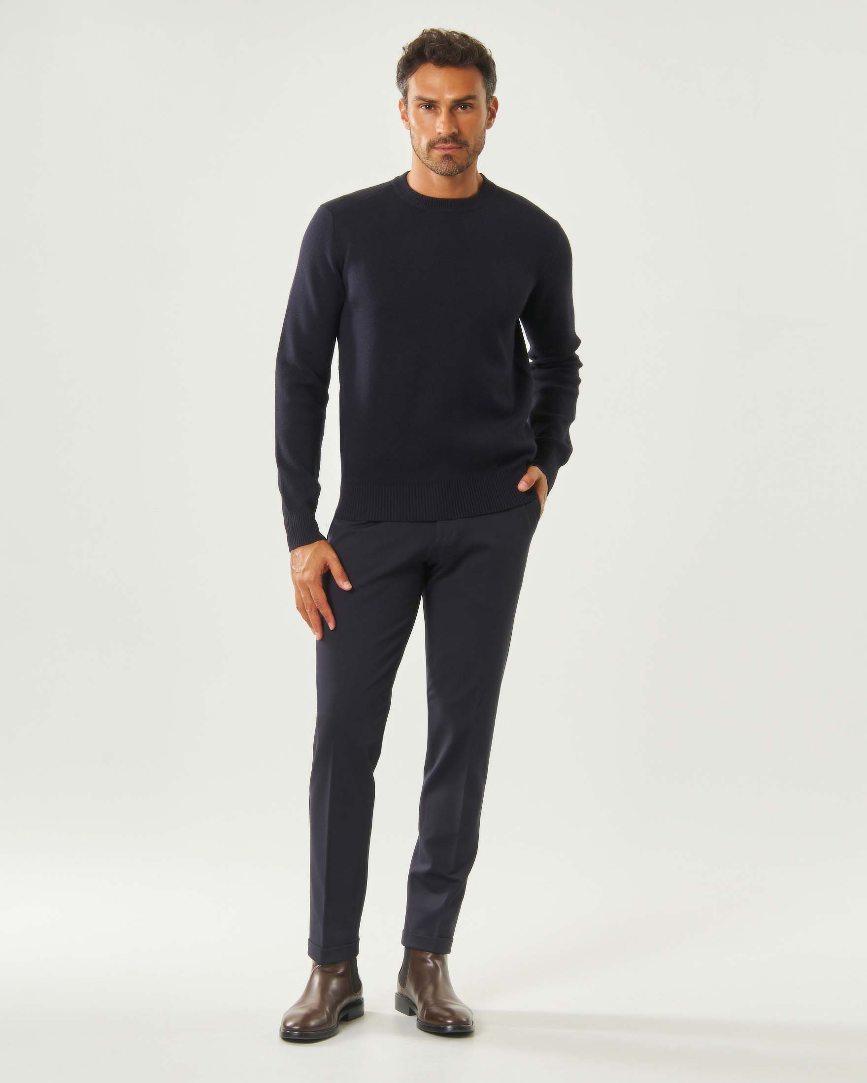 Maglia girocollo blu in misto lana punto Milano image