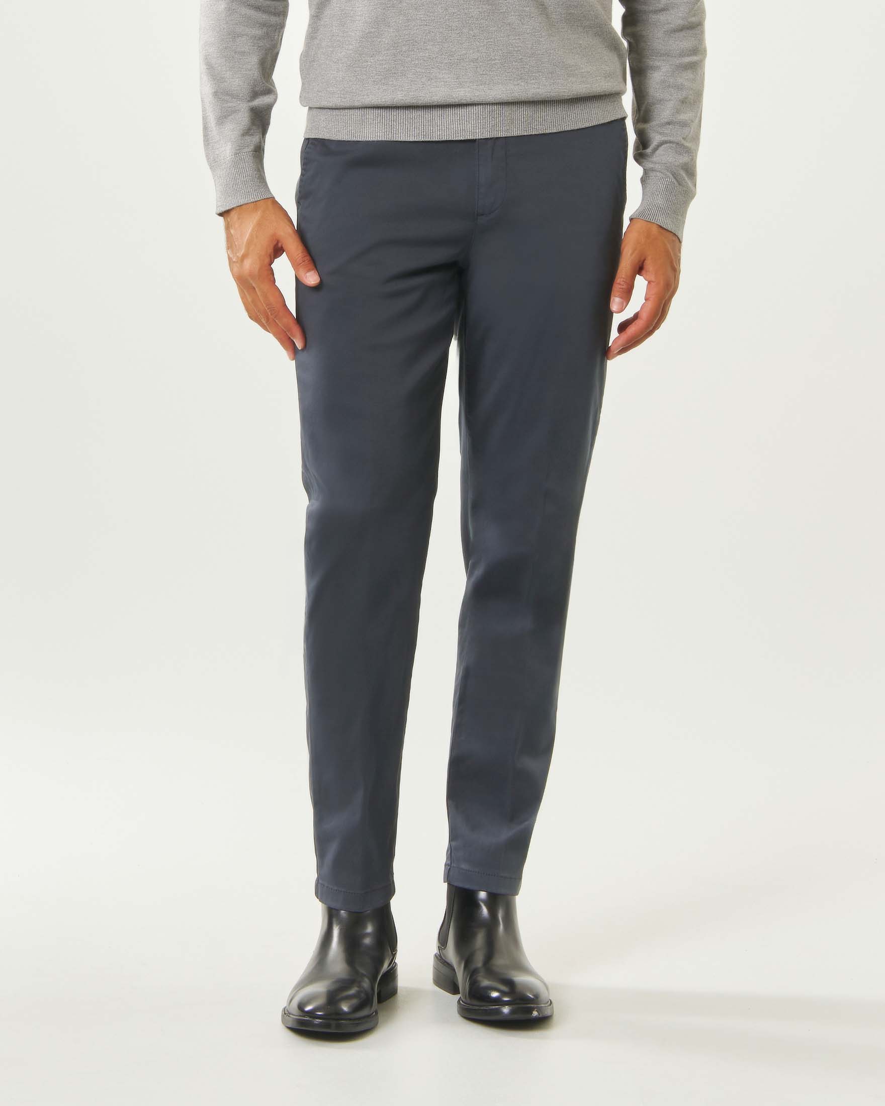 Pantalone chino grigio scuro Paul Baker in raso di cotone e tencel image