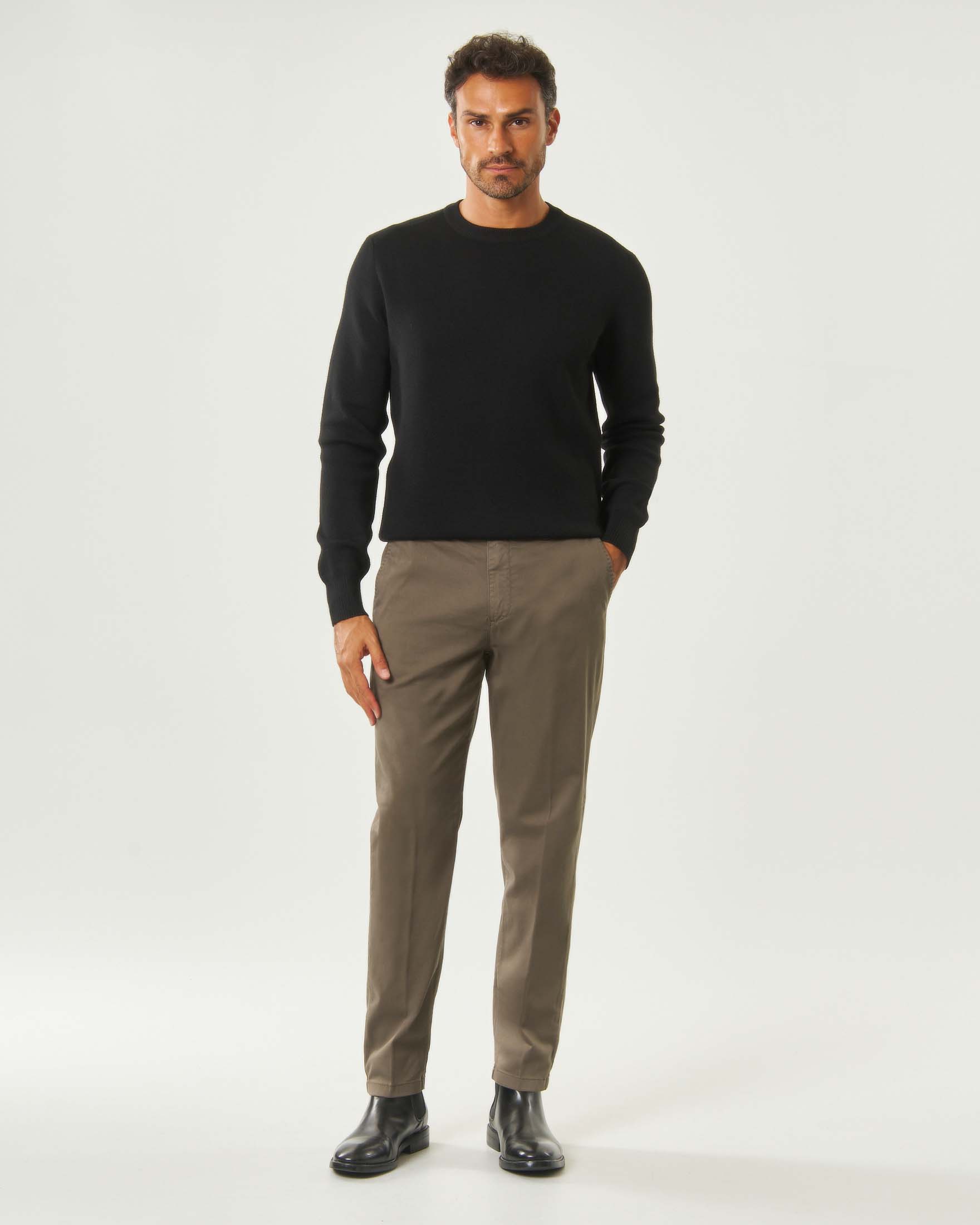 Pantalone chino fango Paul Baker in raso di cotone e tencel