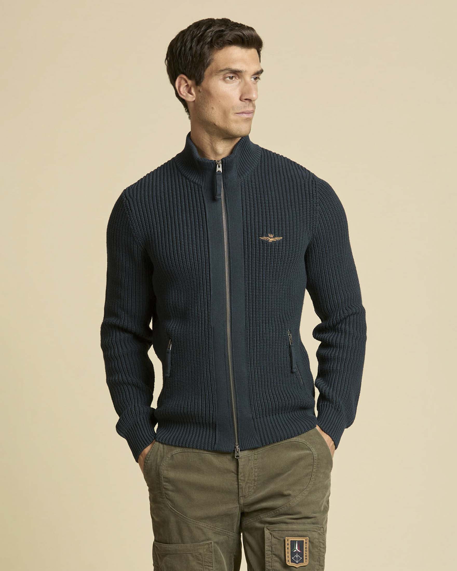 Maglione blu Aeronautica Militare in cotone con collo alto e chiusura zip