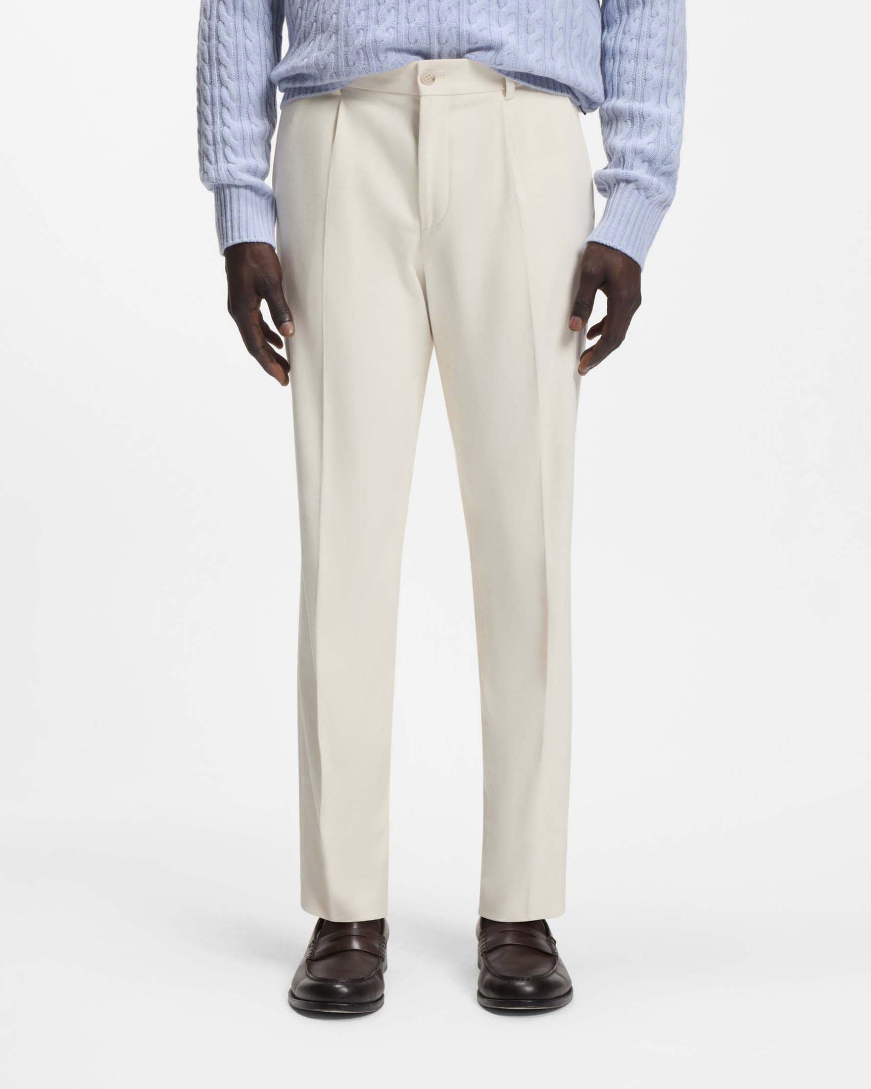 Pantaloni chino Boss panna in gabardina di cotone stretch con una pinces image