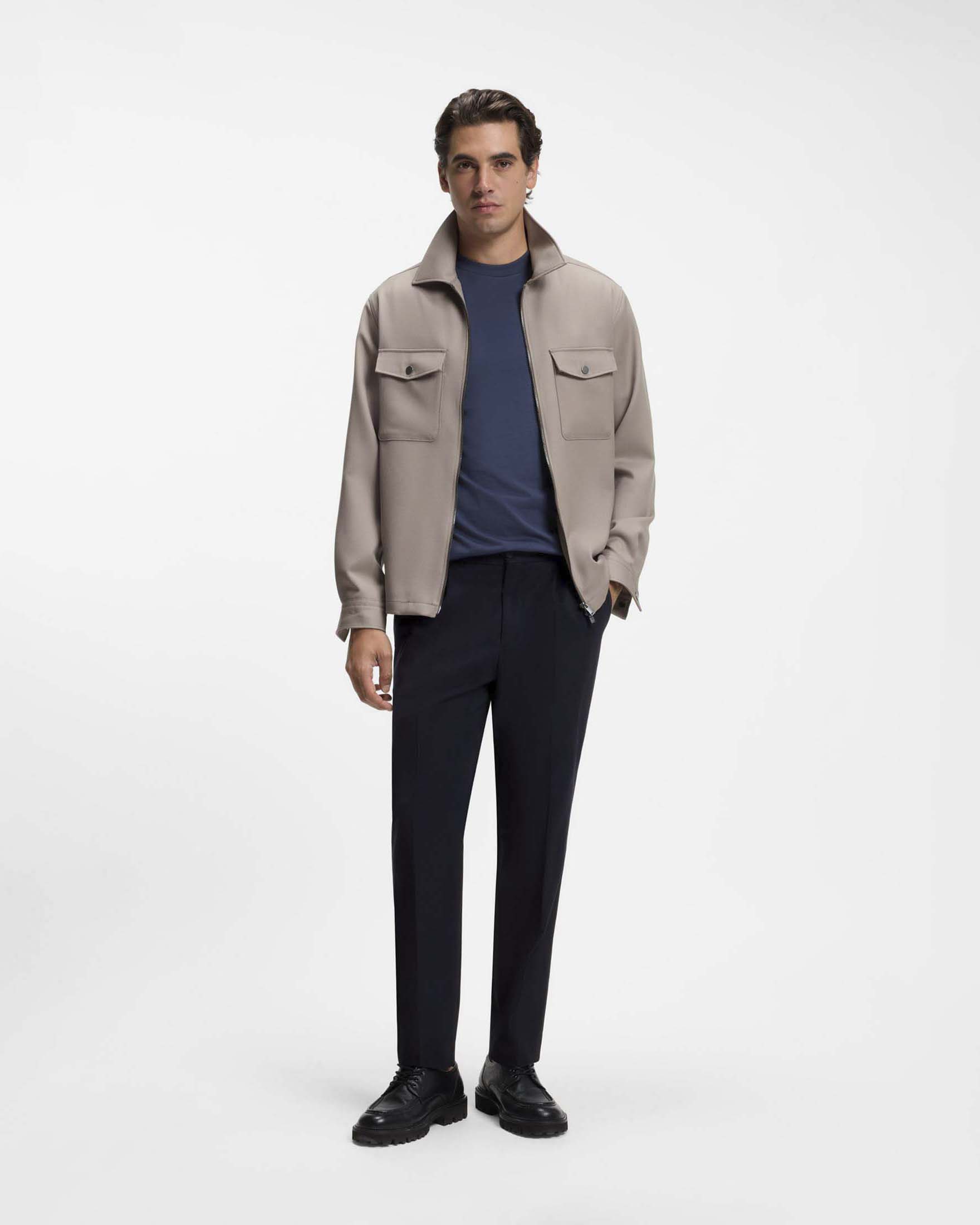 Pantaloni chino Boss blu in gabardina di cotone stretch con una pinces