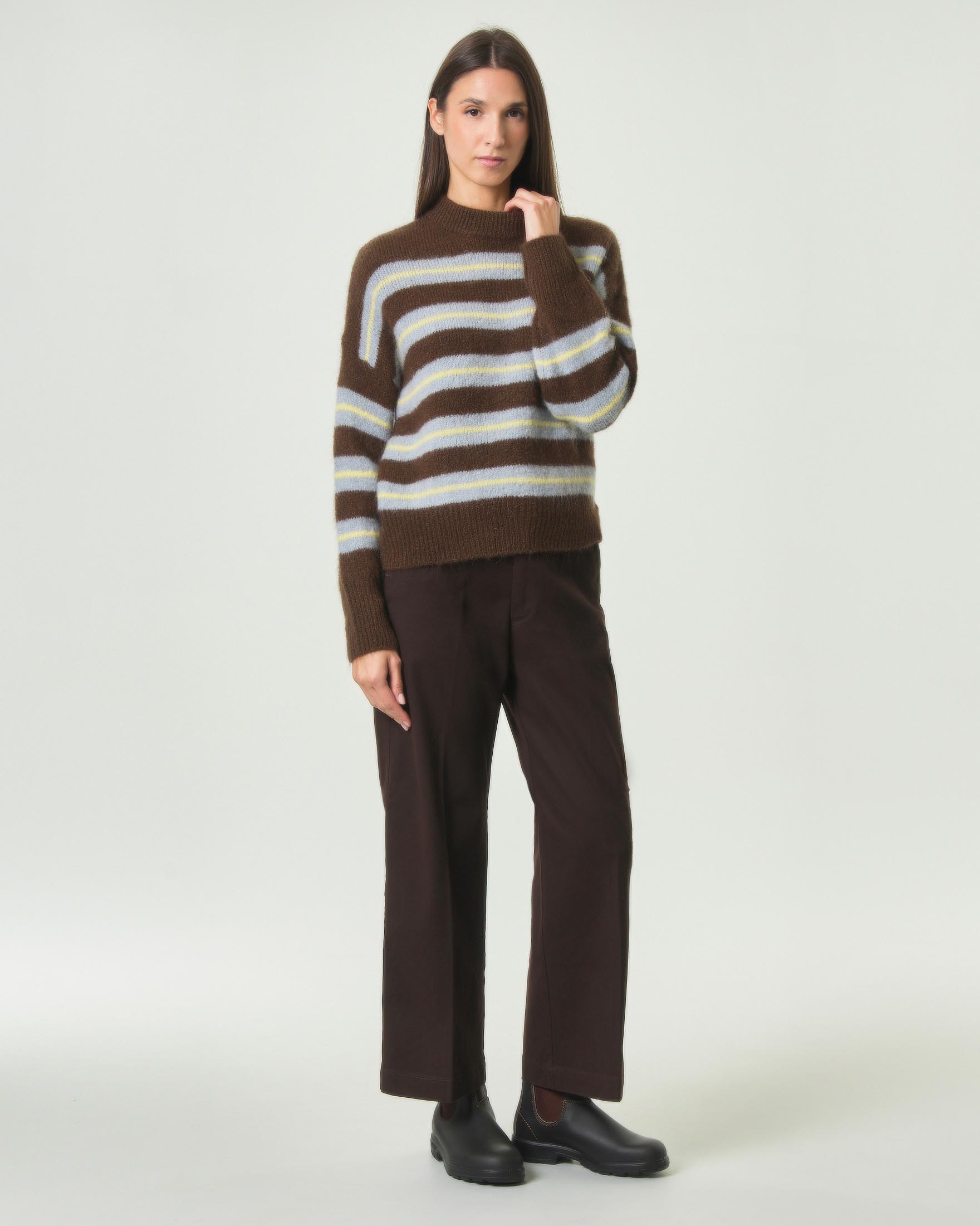 Maglia girocollo Hlo! marrone in misto lana e mohair con bordi a coste e righe azzurre e gialle image