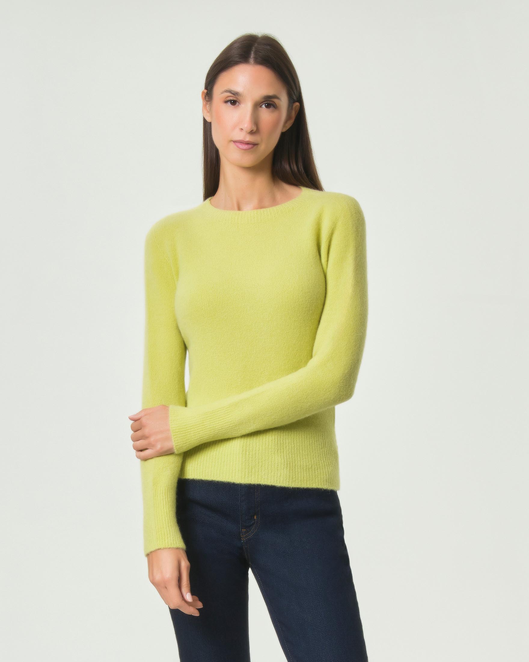 Maglia scollo a giro Hlo! color lime in misto alpaca e lana con bordi a coste e spalla scesa