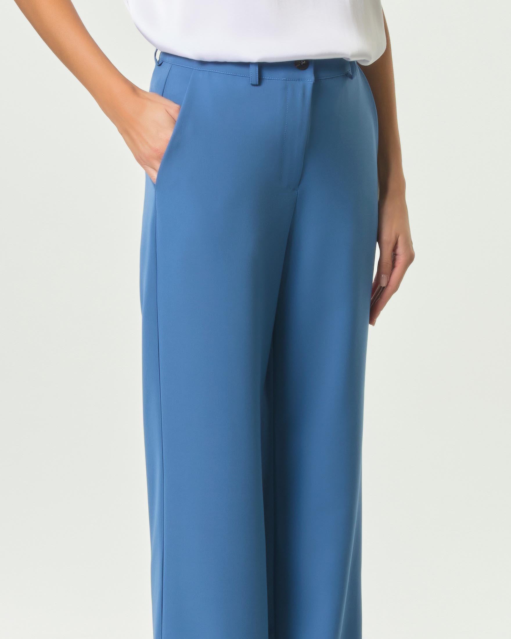 Pantaloni bootcut Hlo! carta da zucchero in tessuto bistretch con chiusura zip e bottone image