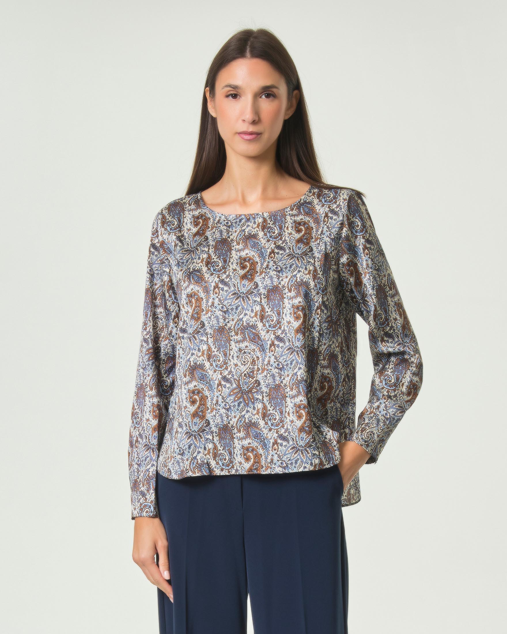 Blusa maniche lunghe Emme Marella in twill bianco con stampa geometrica cuoio e fondo asimmetrico