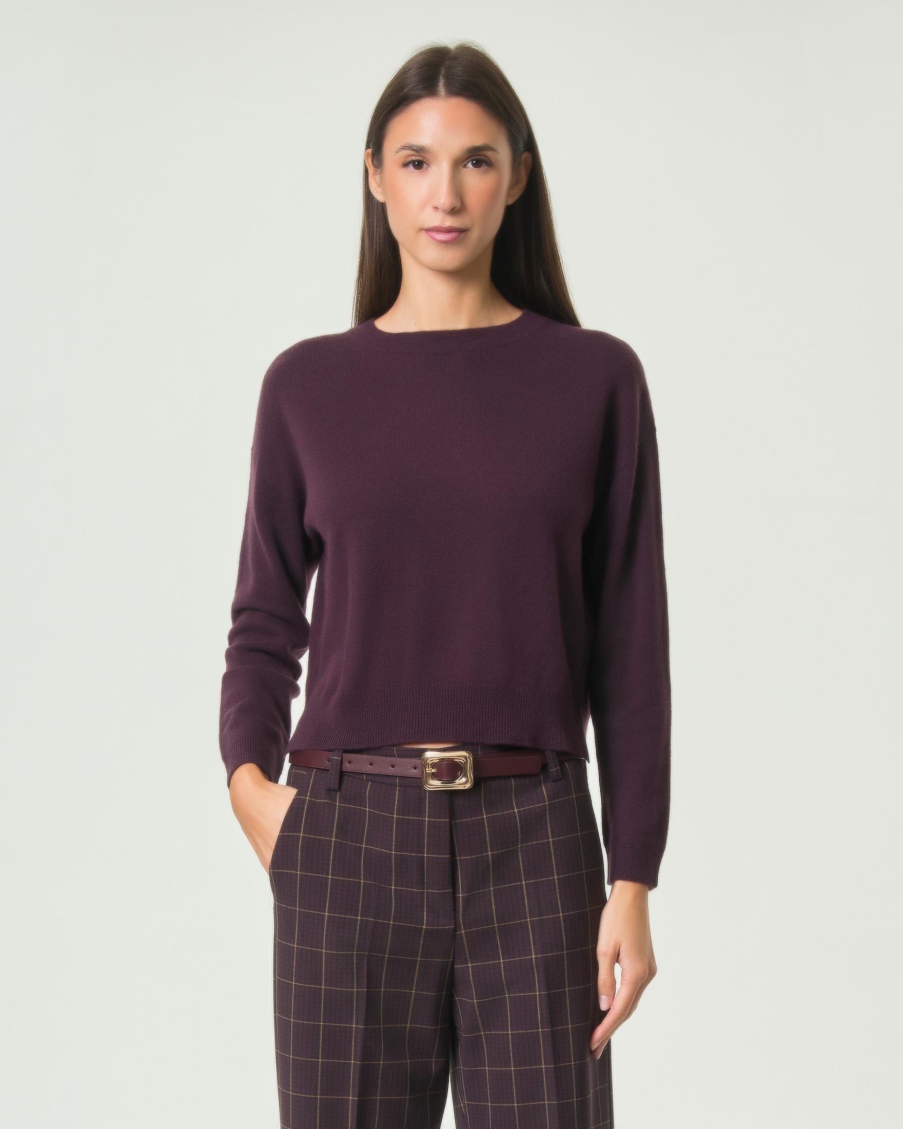 Maglia girocollo Emme Marella bordeaux in pura lana con spalla leggermente scesa e bordi a coste