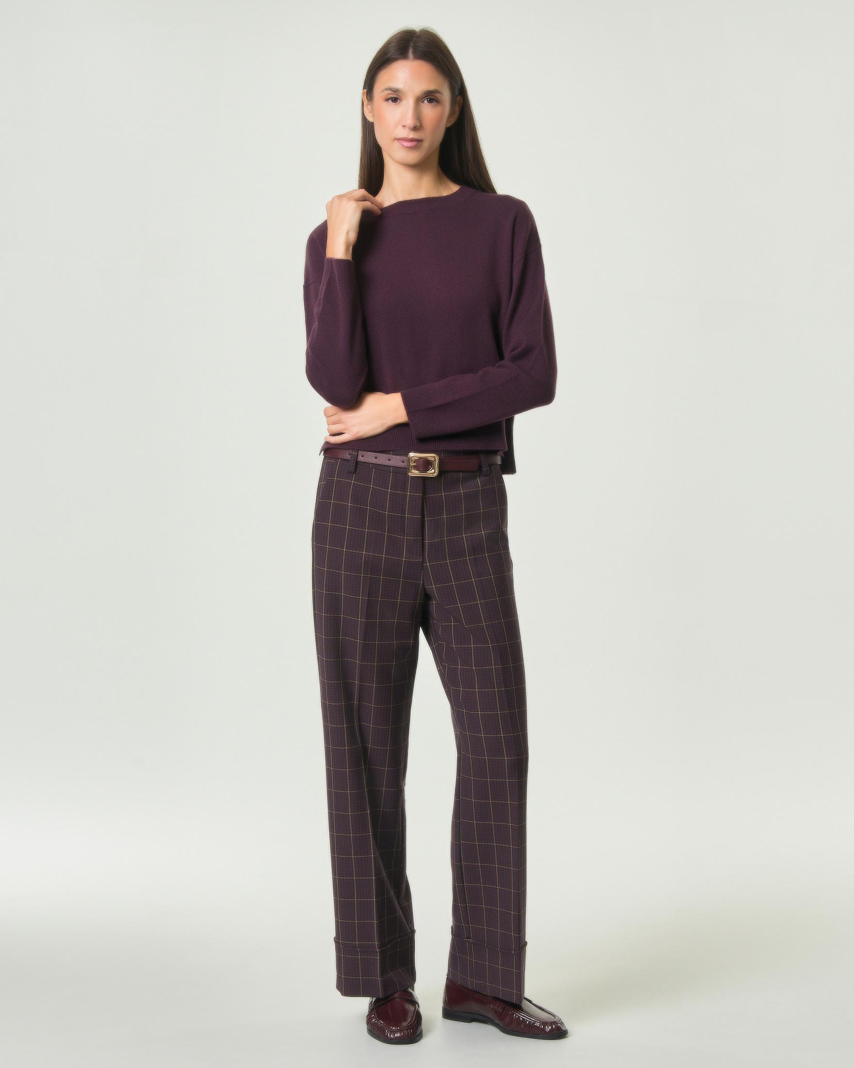 Maglia girocollo Emme Marella bordeaux in pura lana con spalla leggermente scesa e bordi a coste image