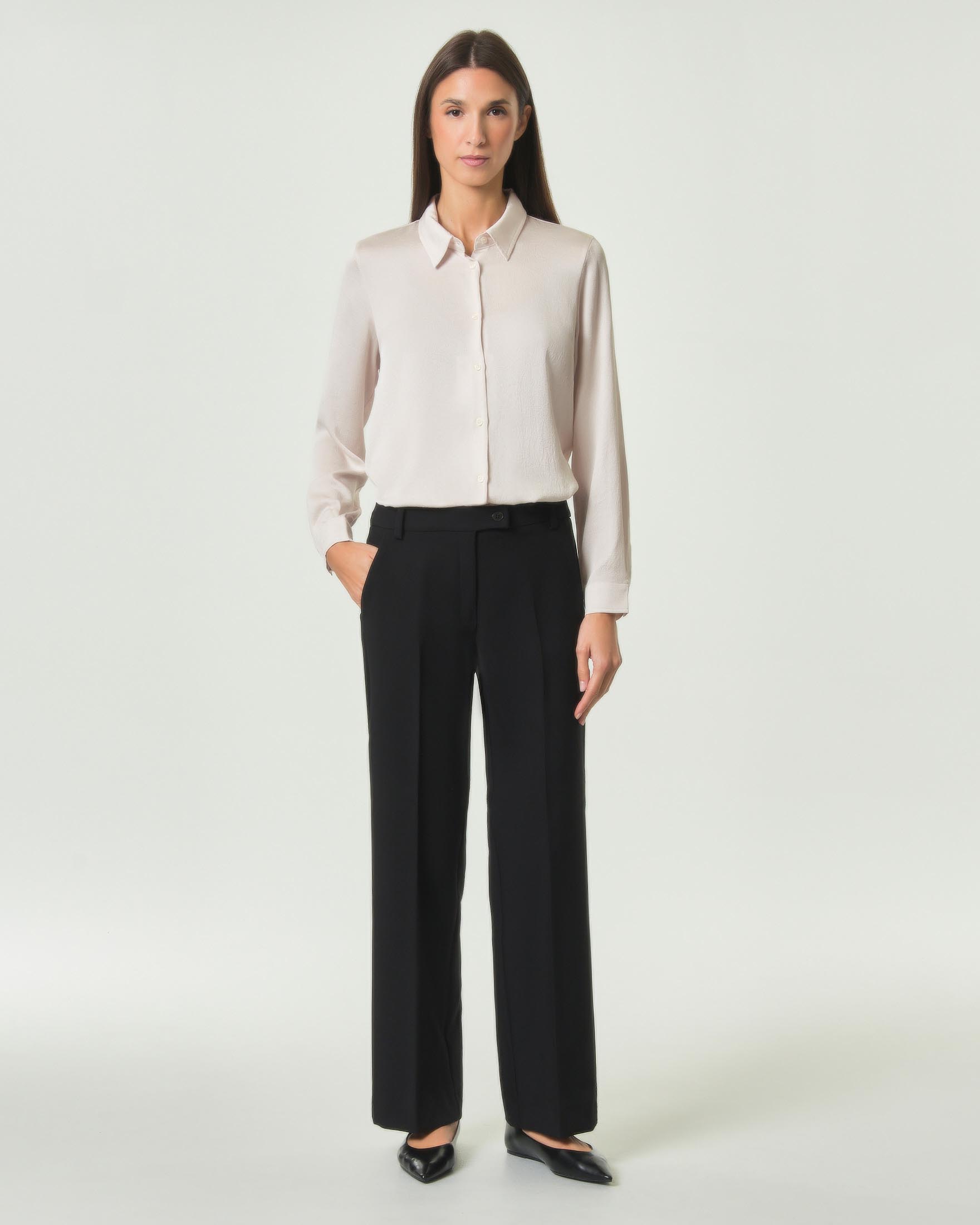 Pantalone dritto Emme Marella nero in misto viscosa stretch con piega stirata e chiusura a bottone