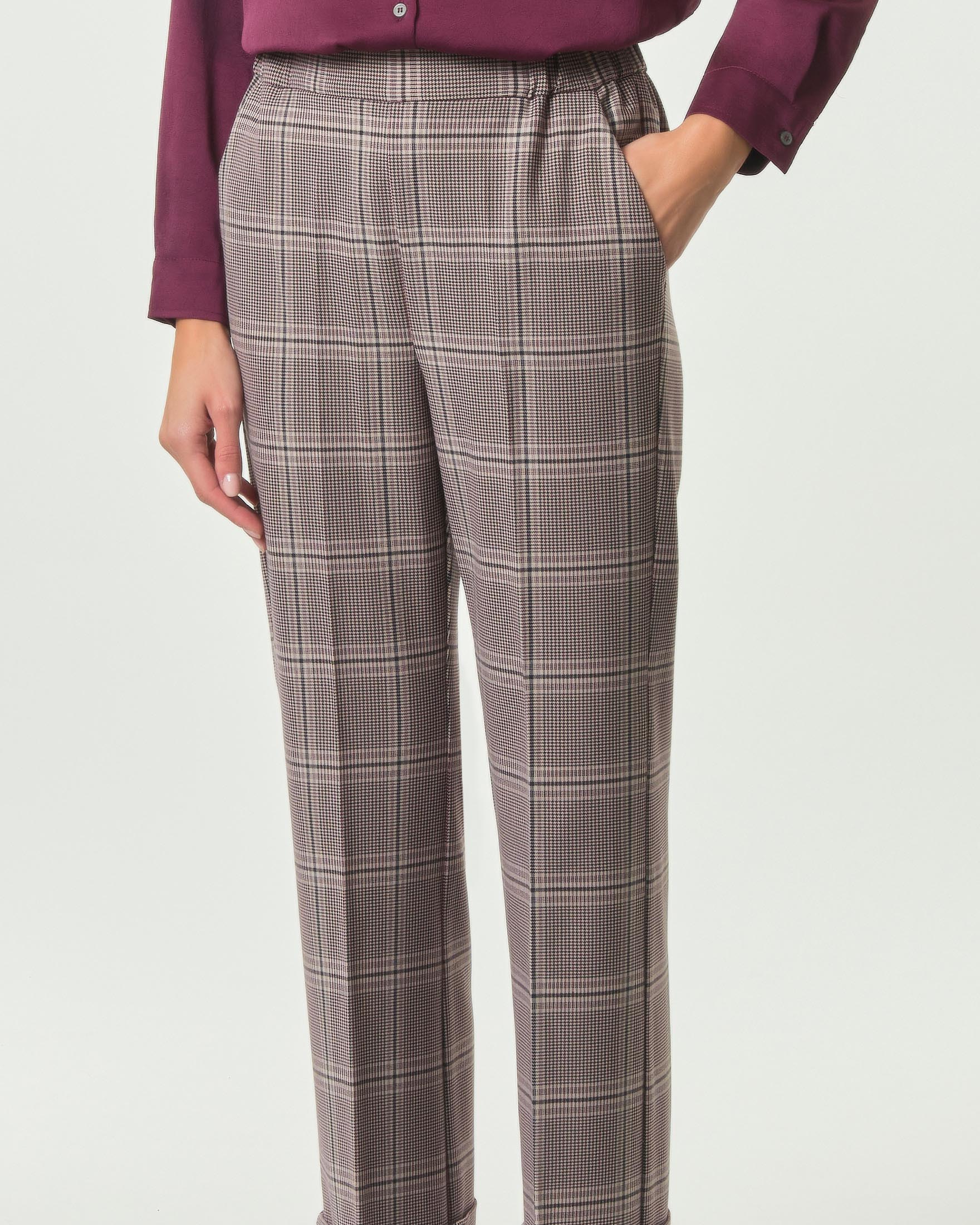 Pantalone dritto Emme Marella beige in gabardina stretch Principe di Galles bordeaux con risvolto image