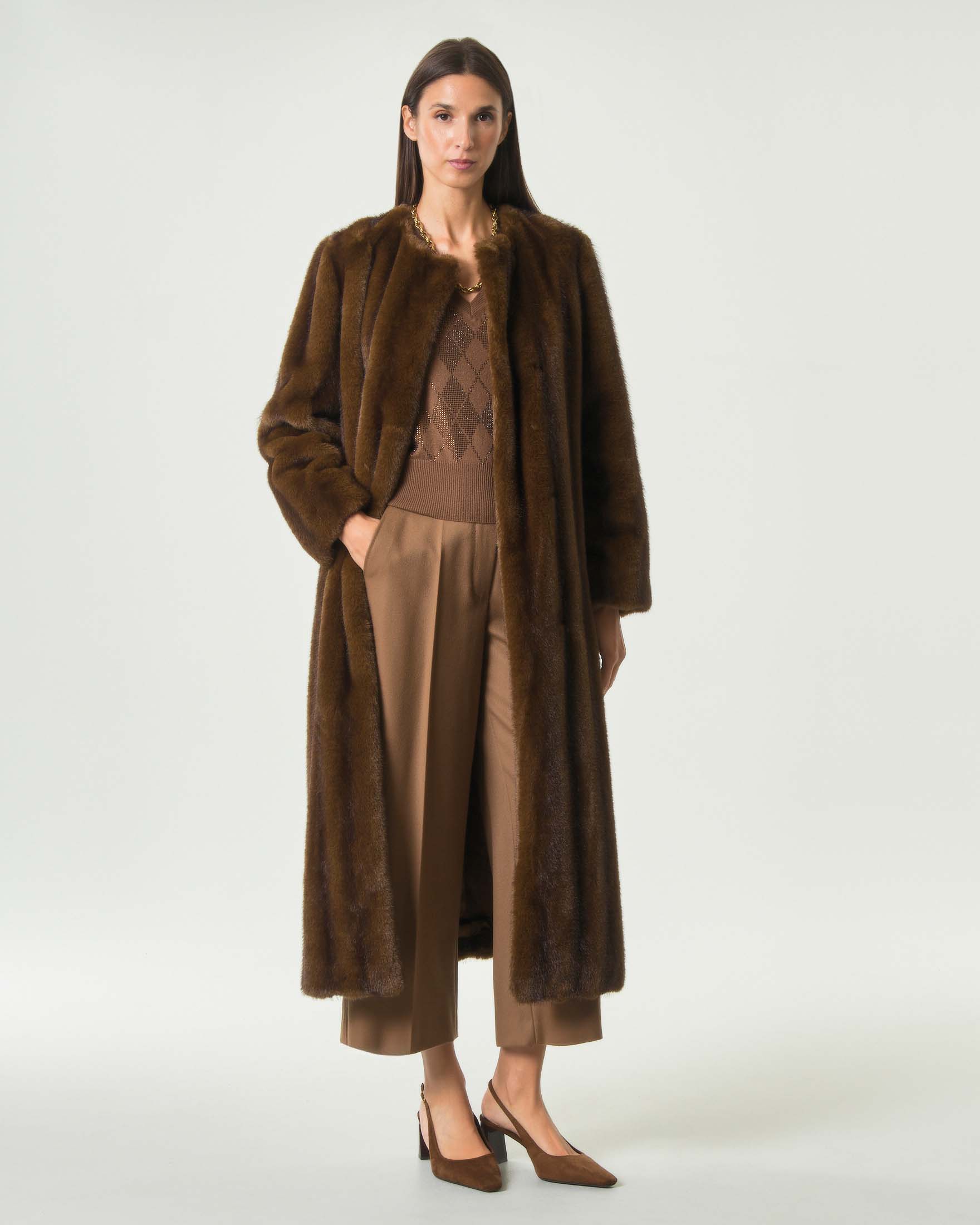 Ecopelliccia lunga Max Mara Studio effetto visone marrone con cintura e fodera jacquard Monogram