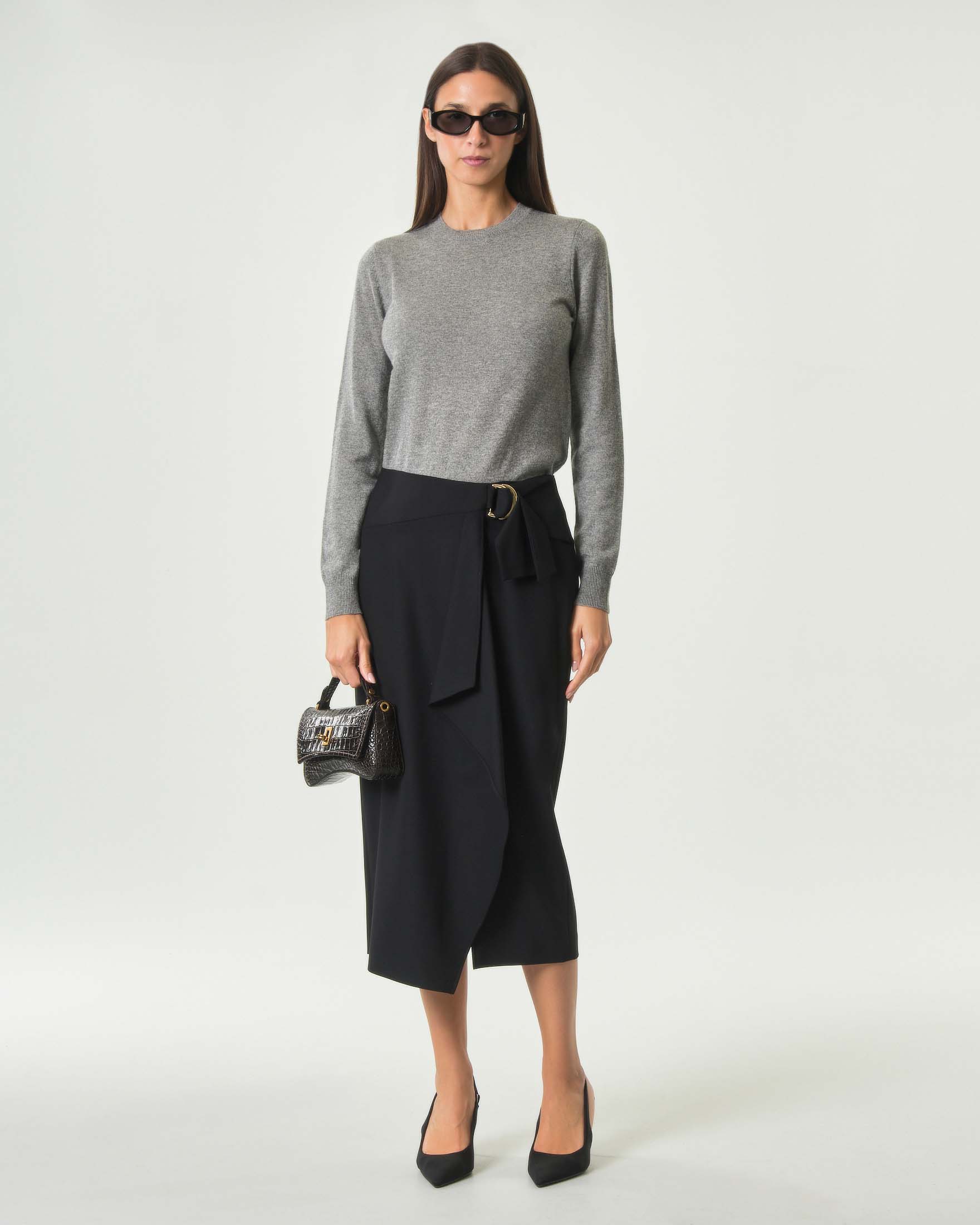 Gonna midi a tubino Max Mara Studio nera in saglia di lana stretch con drappeggio asimmetrico