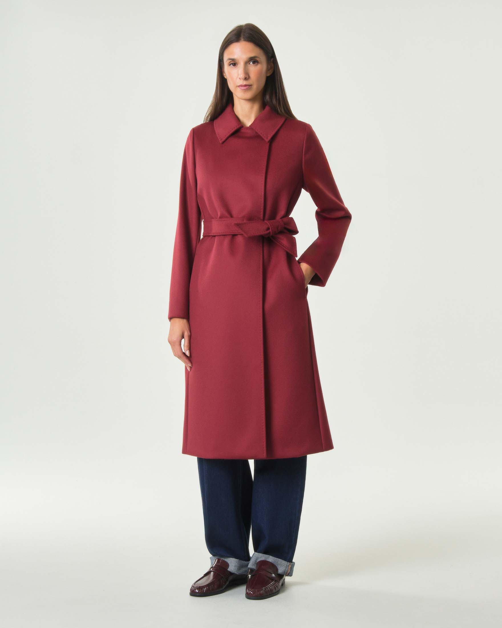 Cappotto lungo doppiopetto Max Mara Studio color rubino in drap di pura lana con cintura