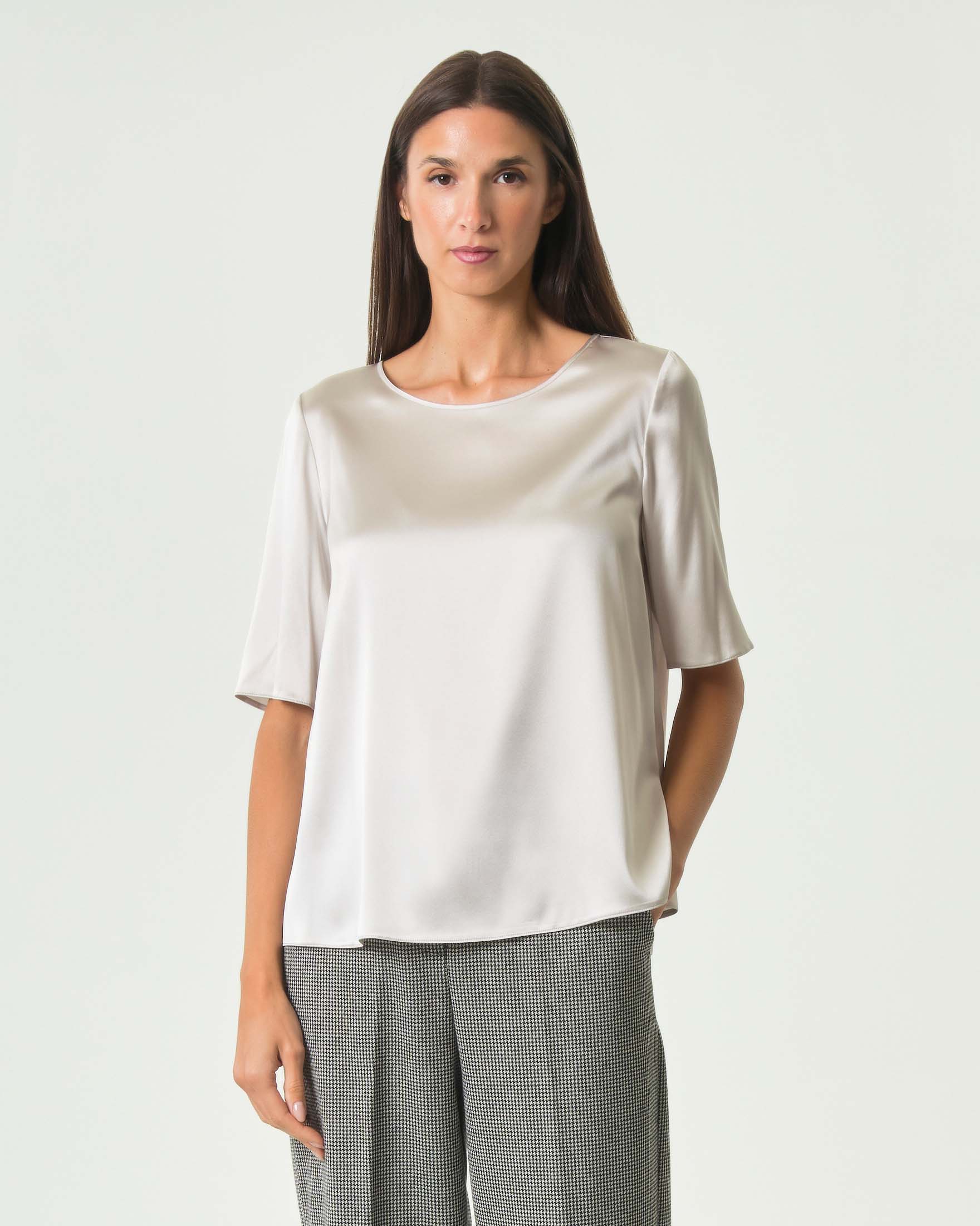 Blusa girocollo MM Max Mara color perla in misto seta a maniche tre quarti con spacchetti laterali