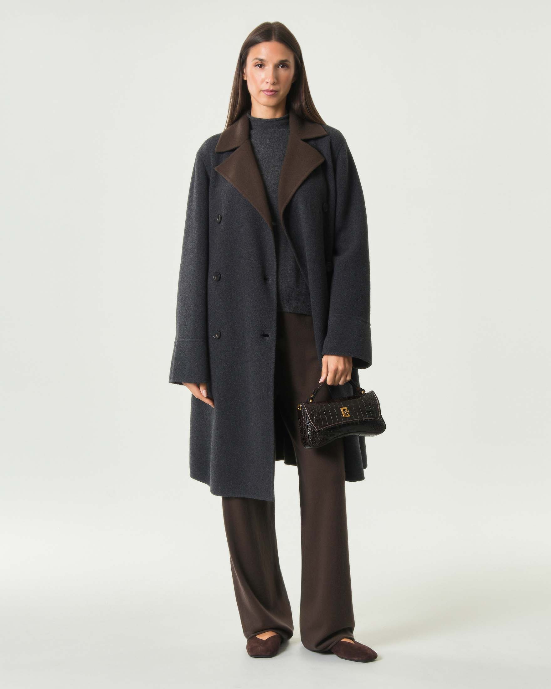 Cappotto doppiopetto midi MM Max Mara antracite in misto lana con rever a contrasto marrone