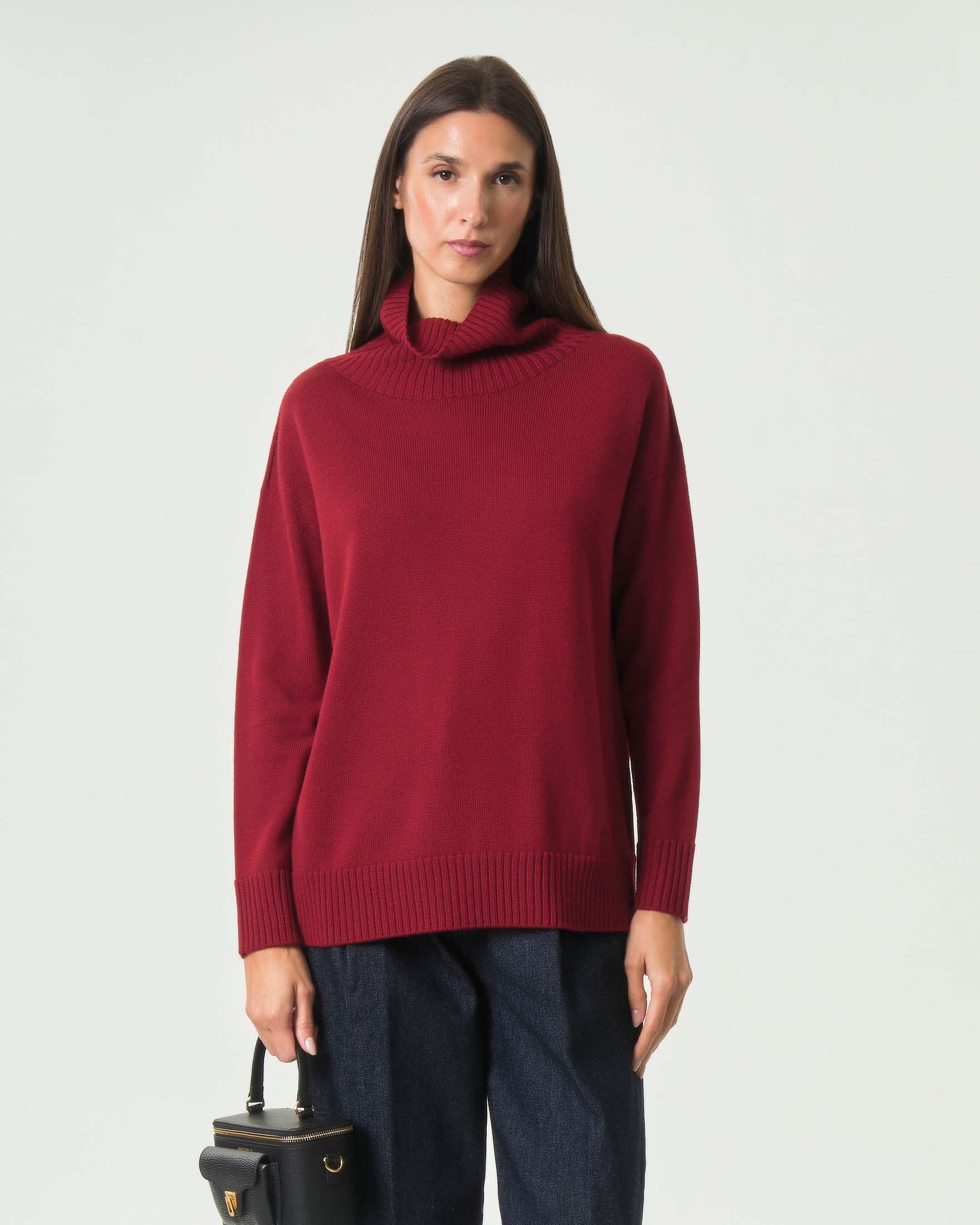 Dolcevita oversize MM Max Mara rosso in pura lana vergine con spalla scesa e bordi a coste