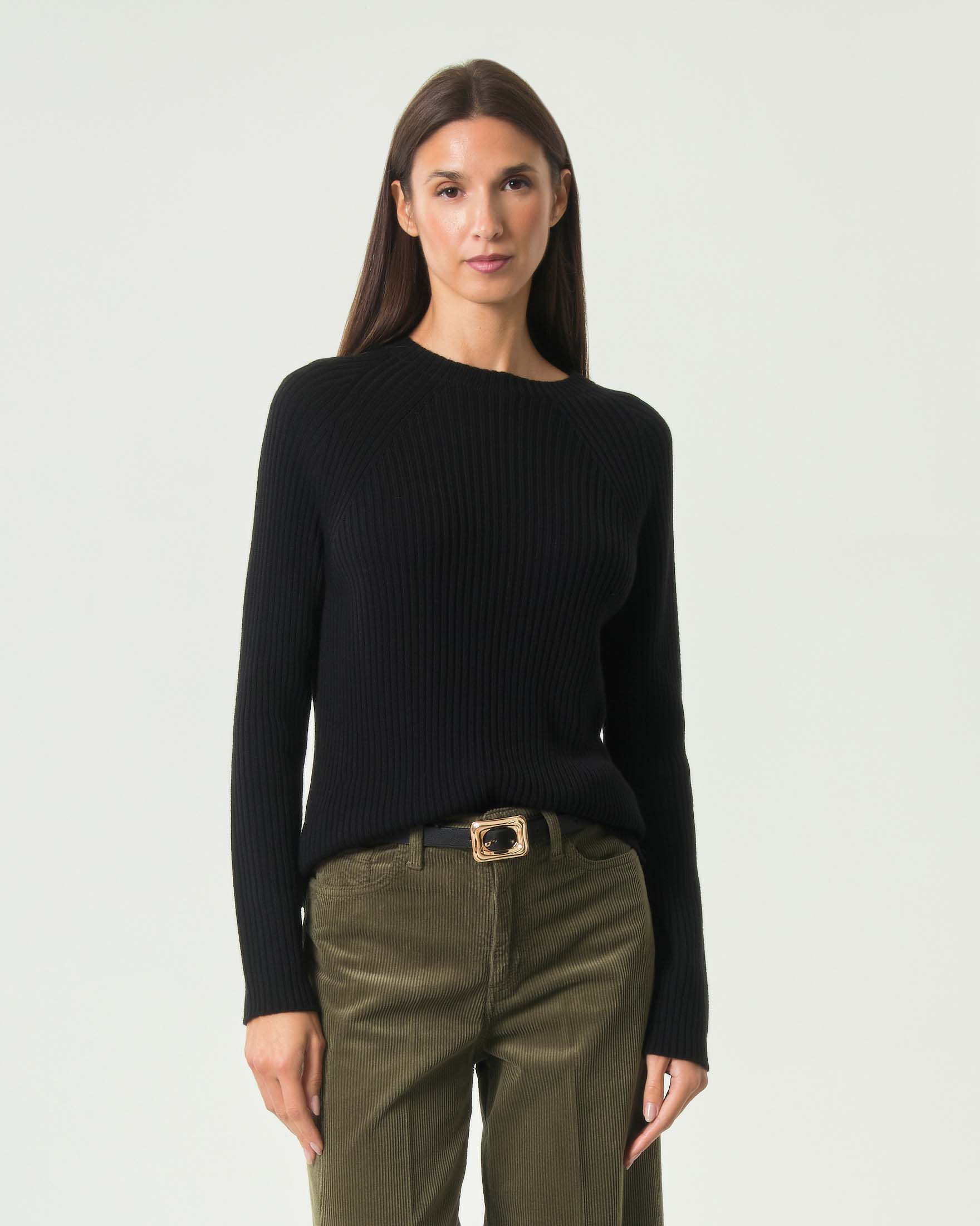 Maglia girocollo MM Max Mara nera in pura lana a coste con maniche raglan