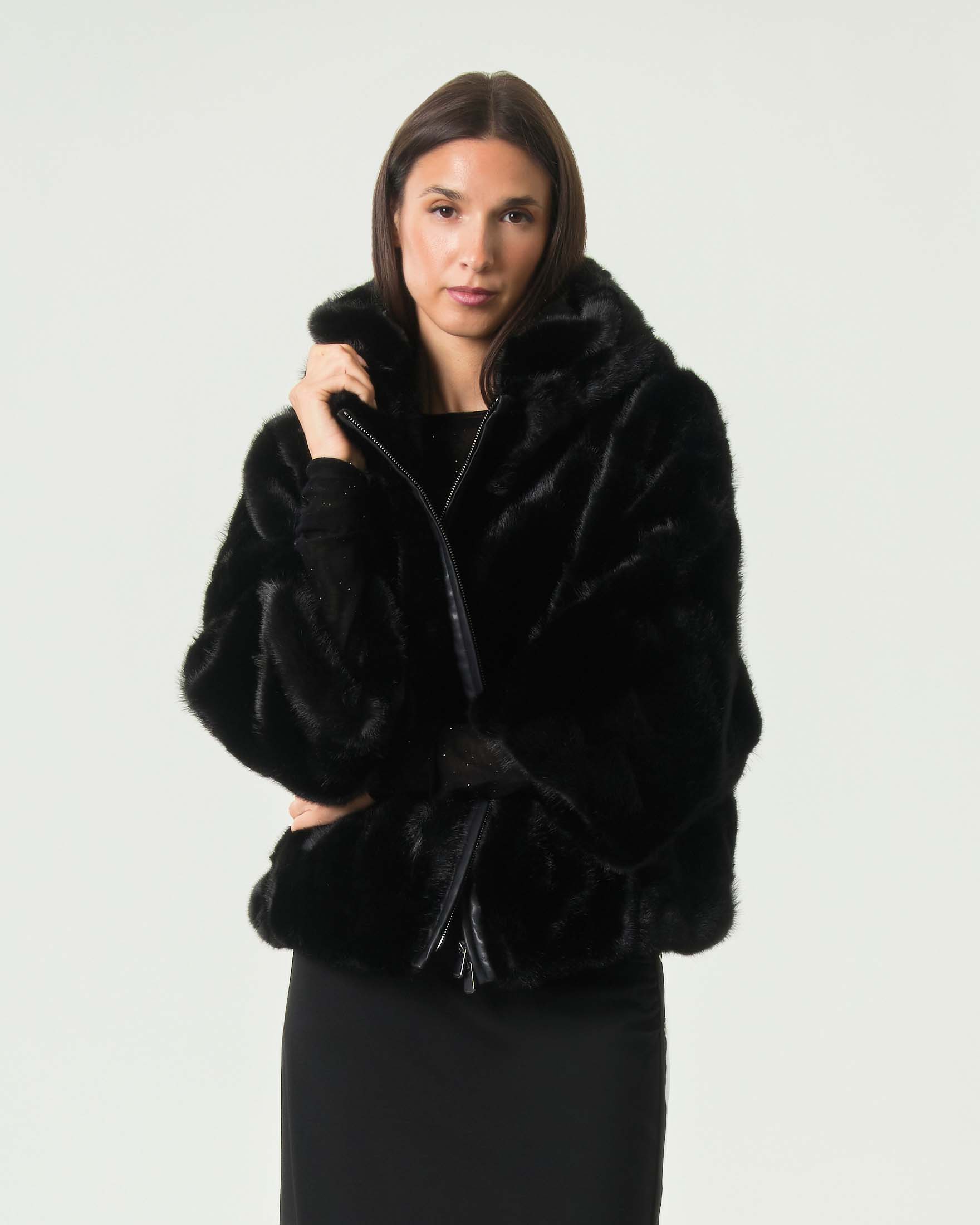 Giacca blouson Pinko nera effetto pelliccia Aspen con cappuccio e chiusura frontale zip