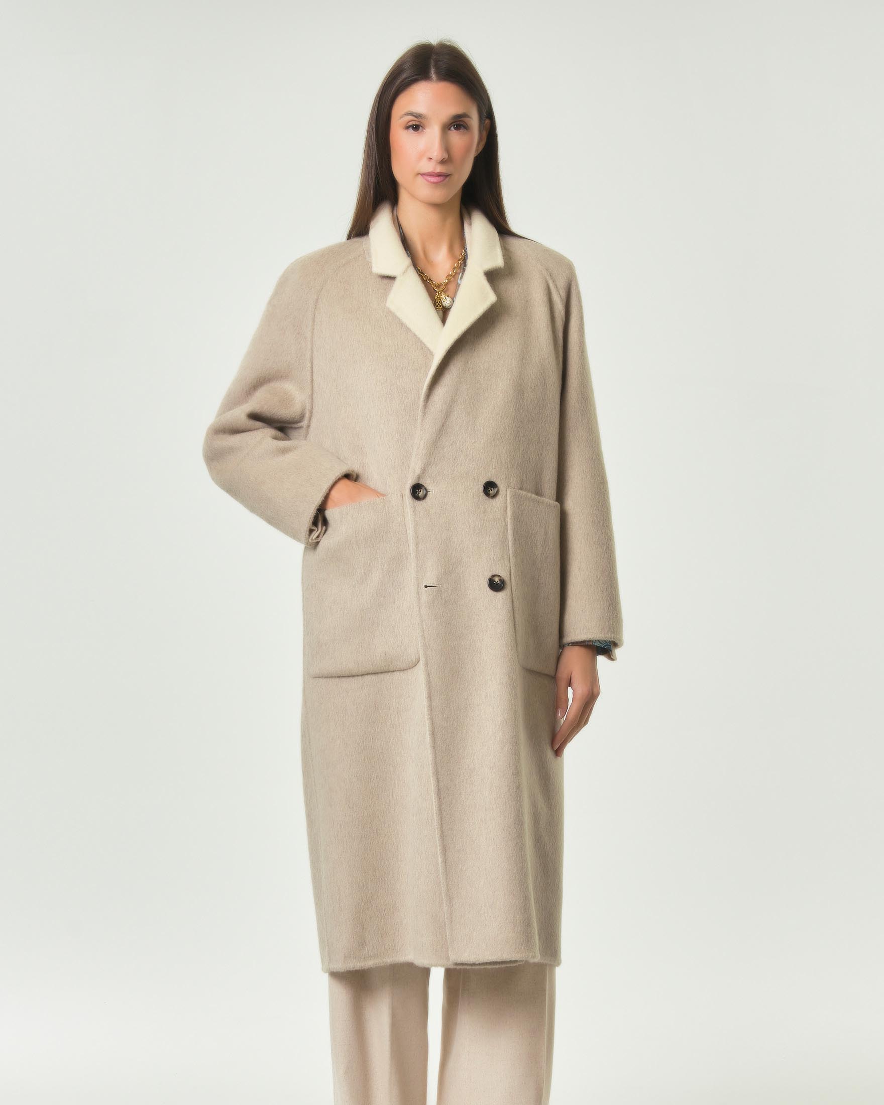 Cappotto lungo doppiopetto reversibile Wu'Side avorio e beige in pura lana con spacco sul retro image