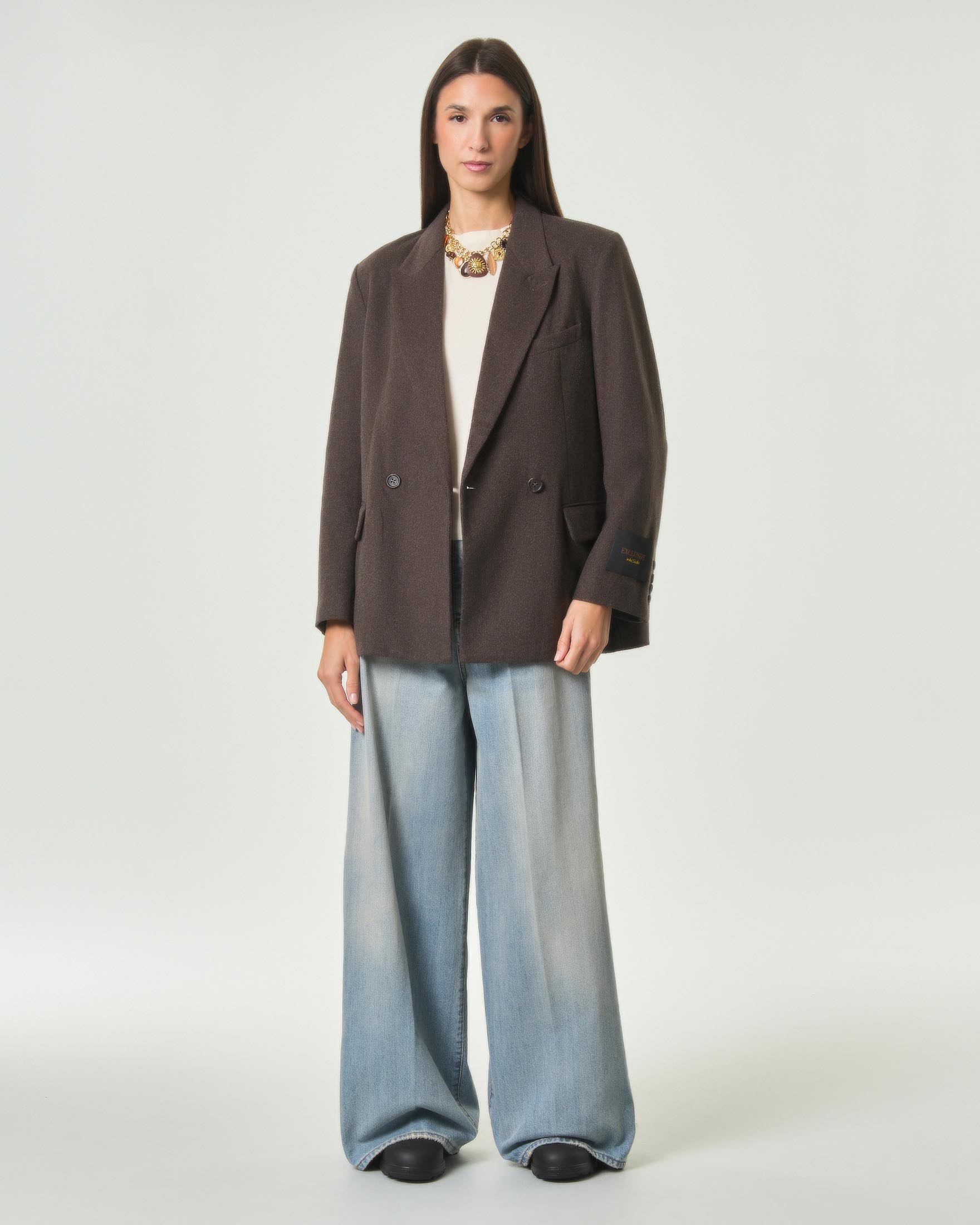 Blazer a un petto e mezzo Wu'Side marrone in flanella con taschino sul petto e revers a lancia image