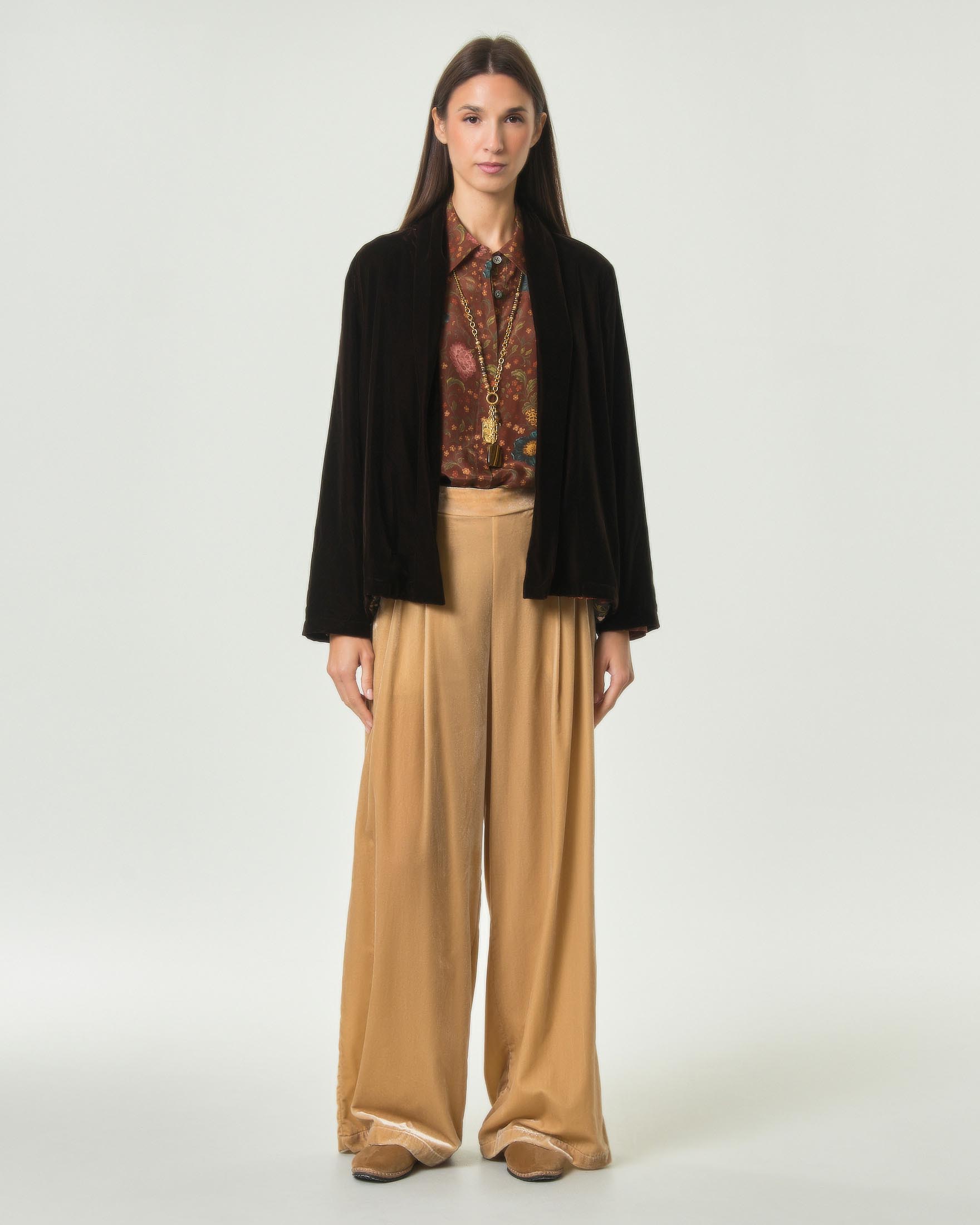 Giacca kimono aperta Wu'Side marrone in velluto liscio con fodera interna a stampa floreale multicolor image