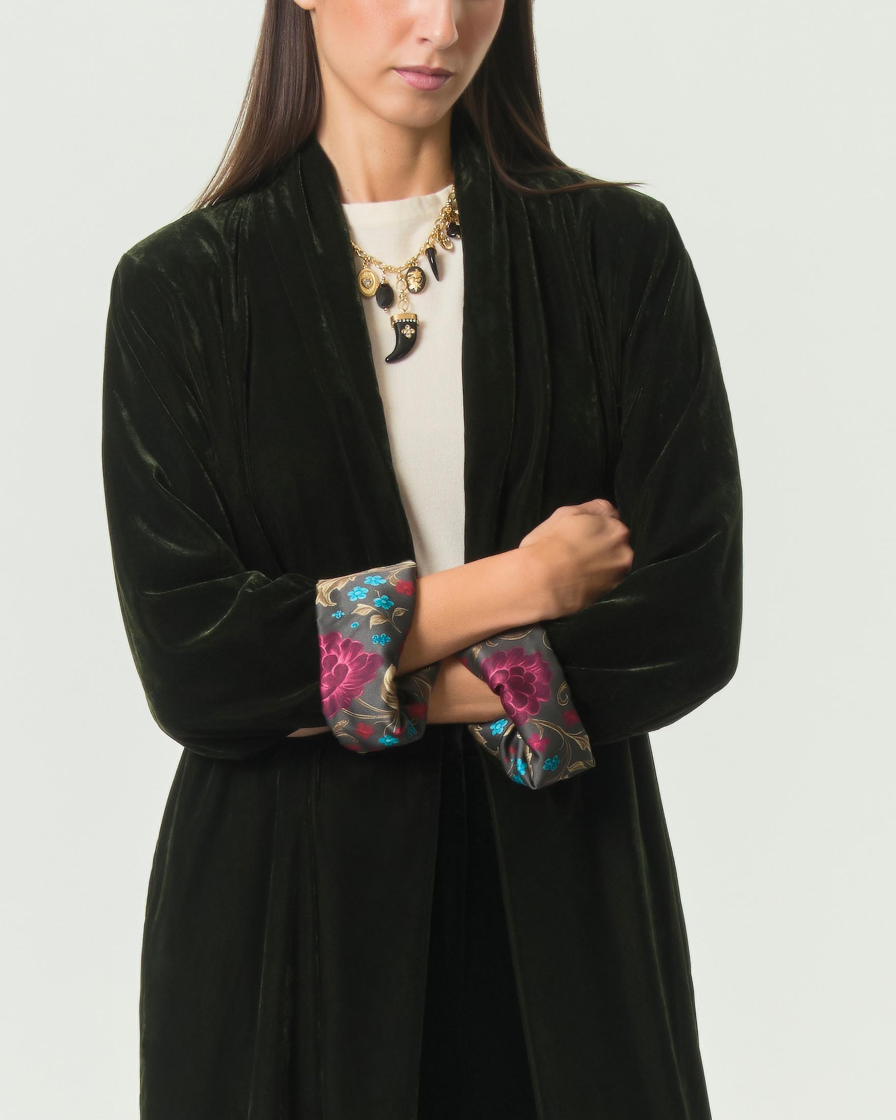 Kimono midi Wu'Side verde scuro in velluto liscio con fodera floreale multicolor image