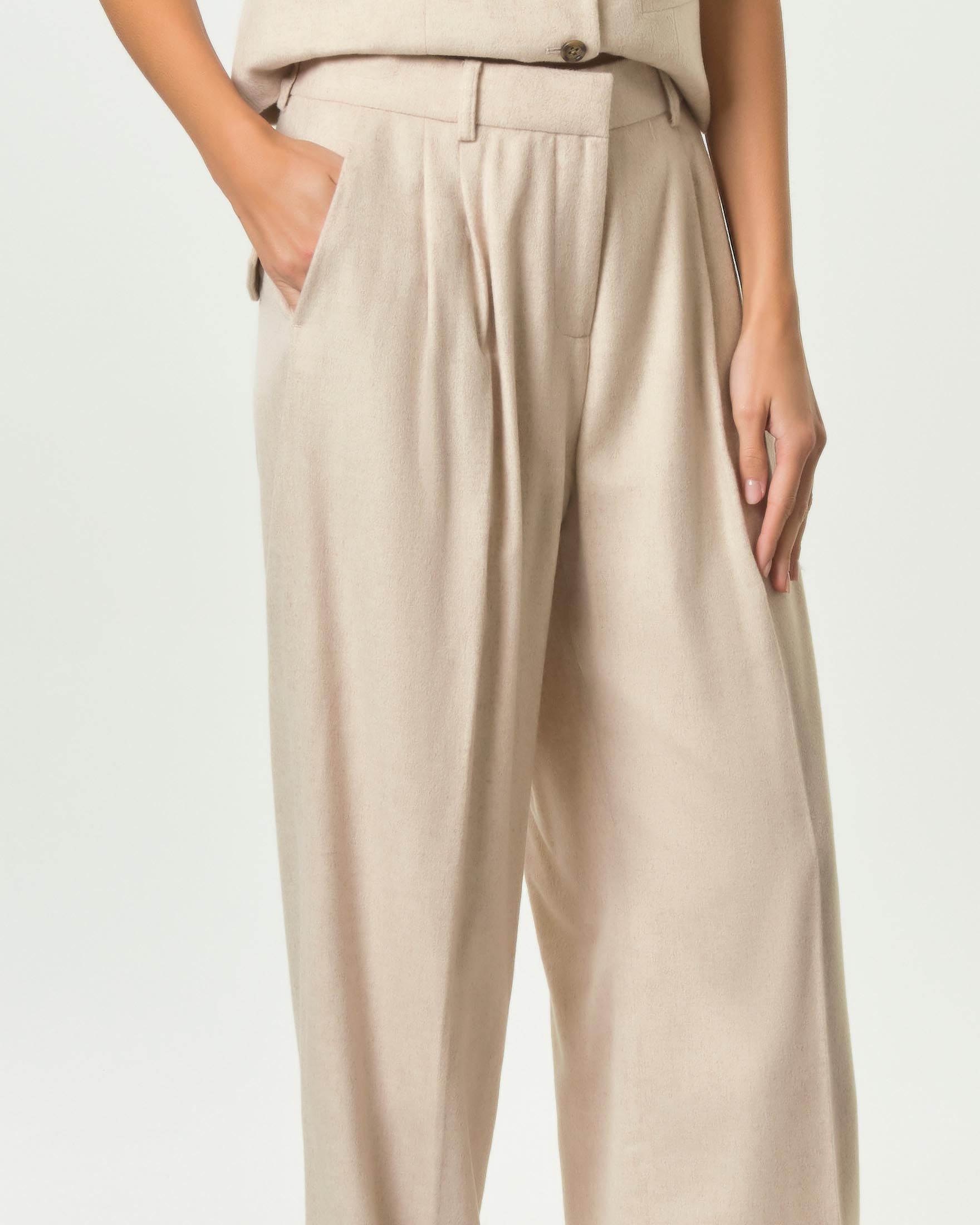 Pantaloni a palazzo Wu'Side color avorio con pinces e passanti da cintura image