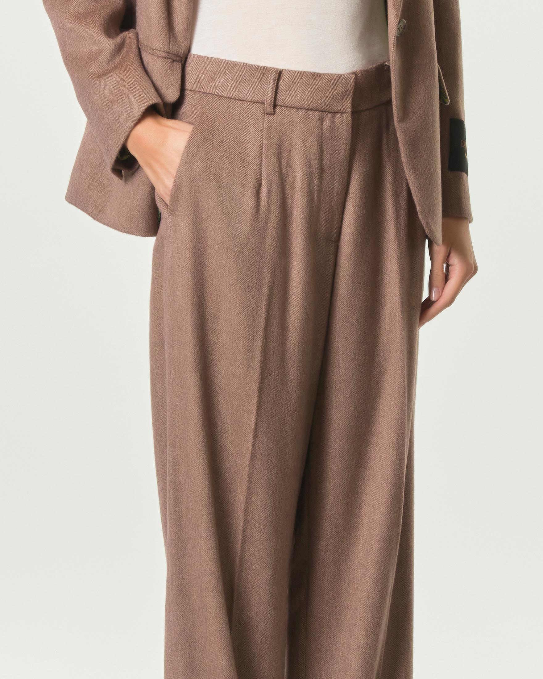 Pantaloni wide Wu'Side cammello in misto lana viscosa e cashmere a trama spinata image