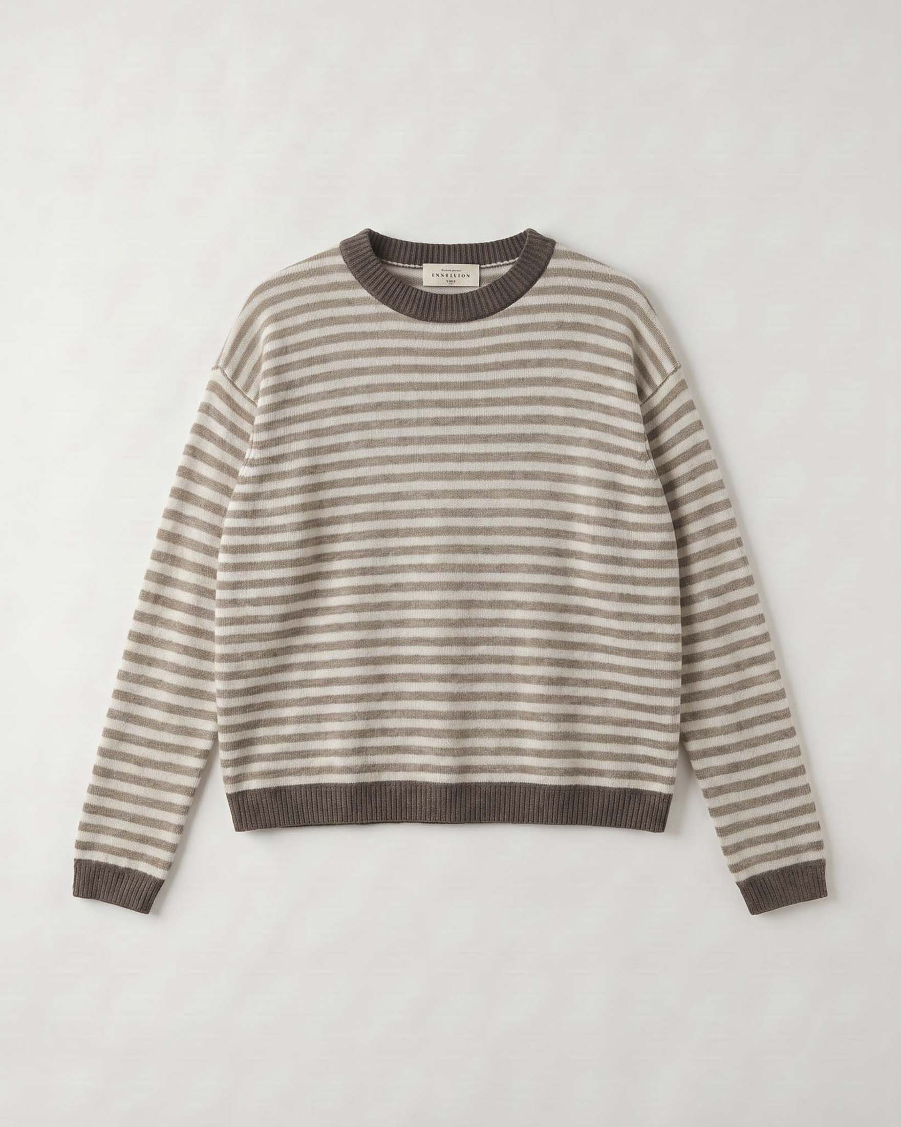 Maglia girocollo Intuition Paris bianca in misto cashmere e lana a righe sottili beige con bordi marroni