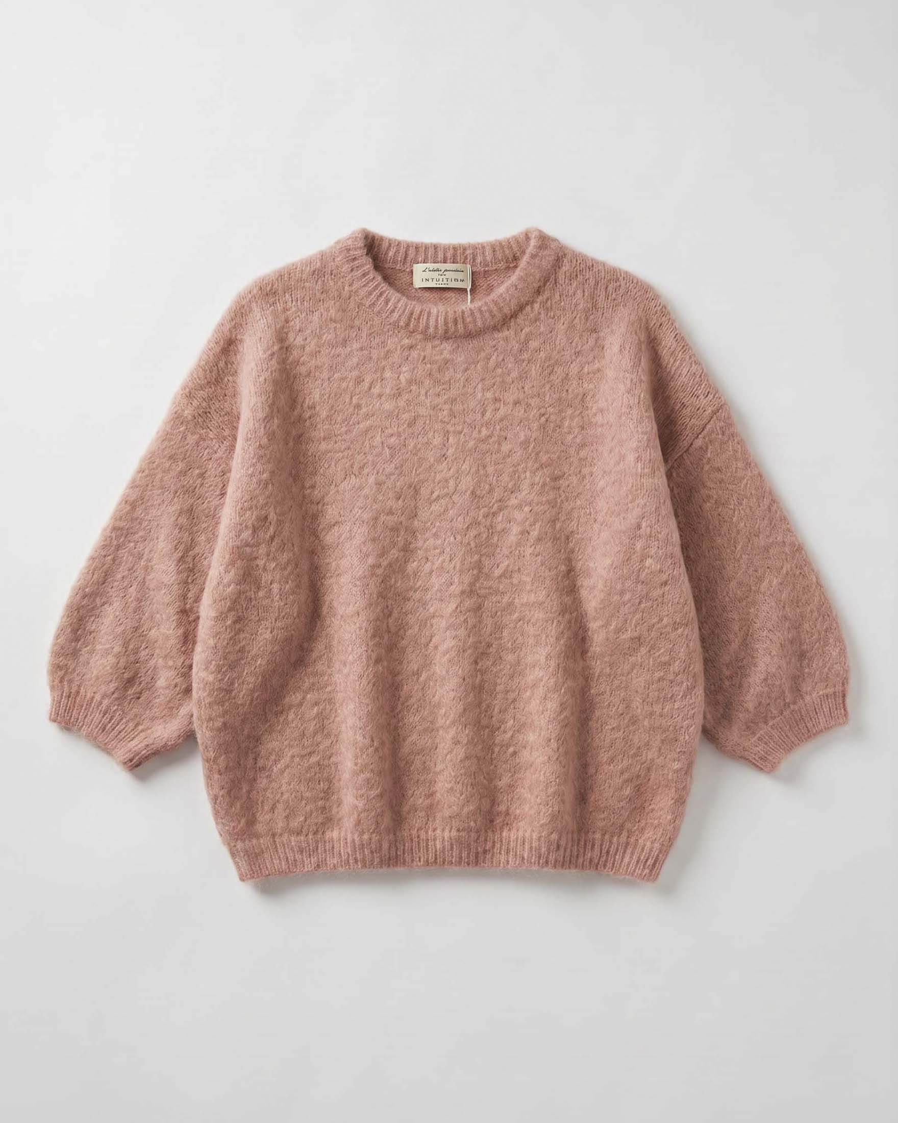 Maglia boxy Intuition Paris rosa antico in mohair con maniche a tre quarti e bordo scollo a coste