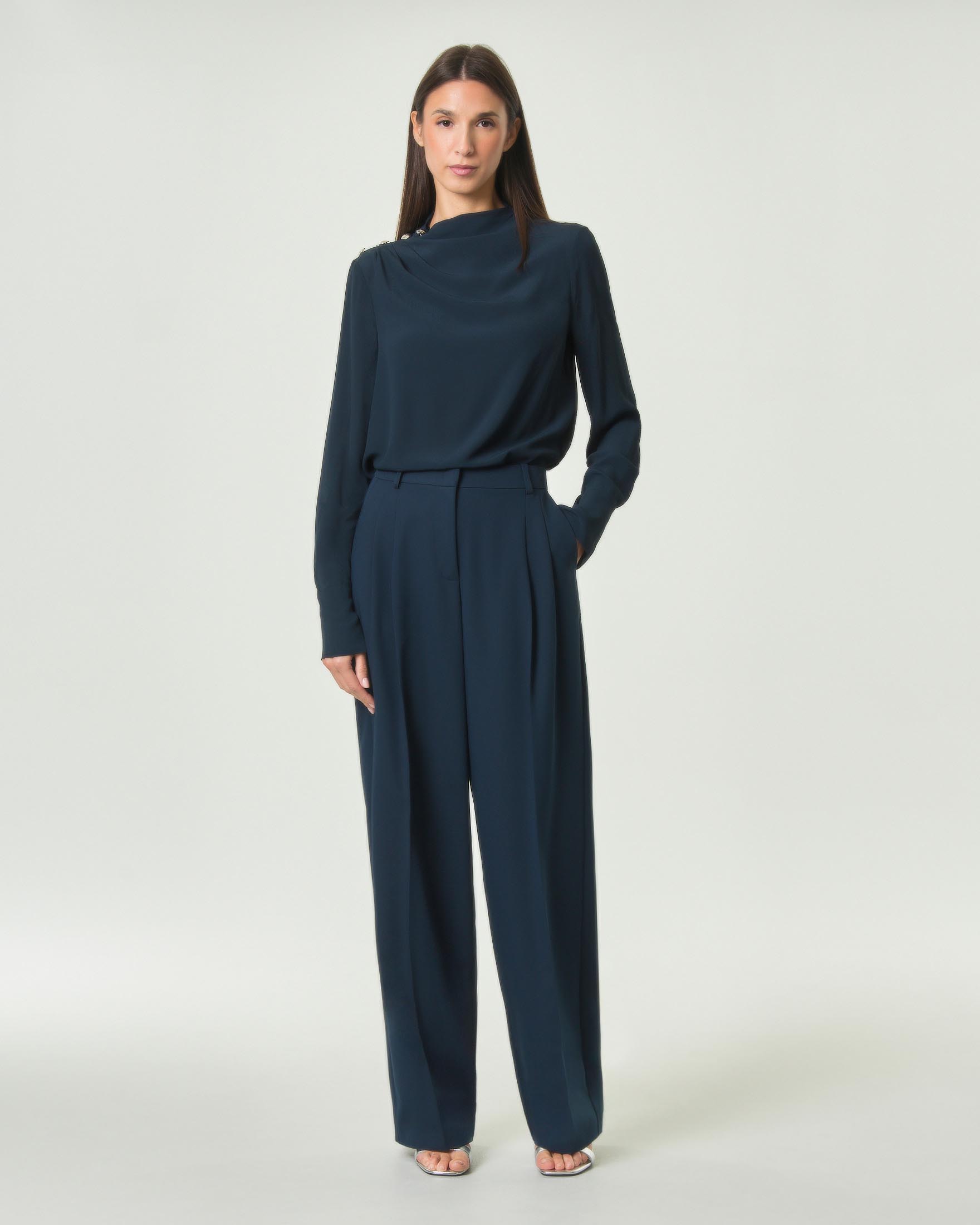 Pantalone palazzo Patrizia Pepe blu in gabardina di viscosa con pince e pieghe