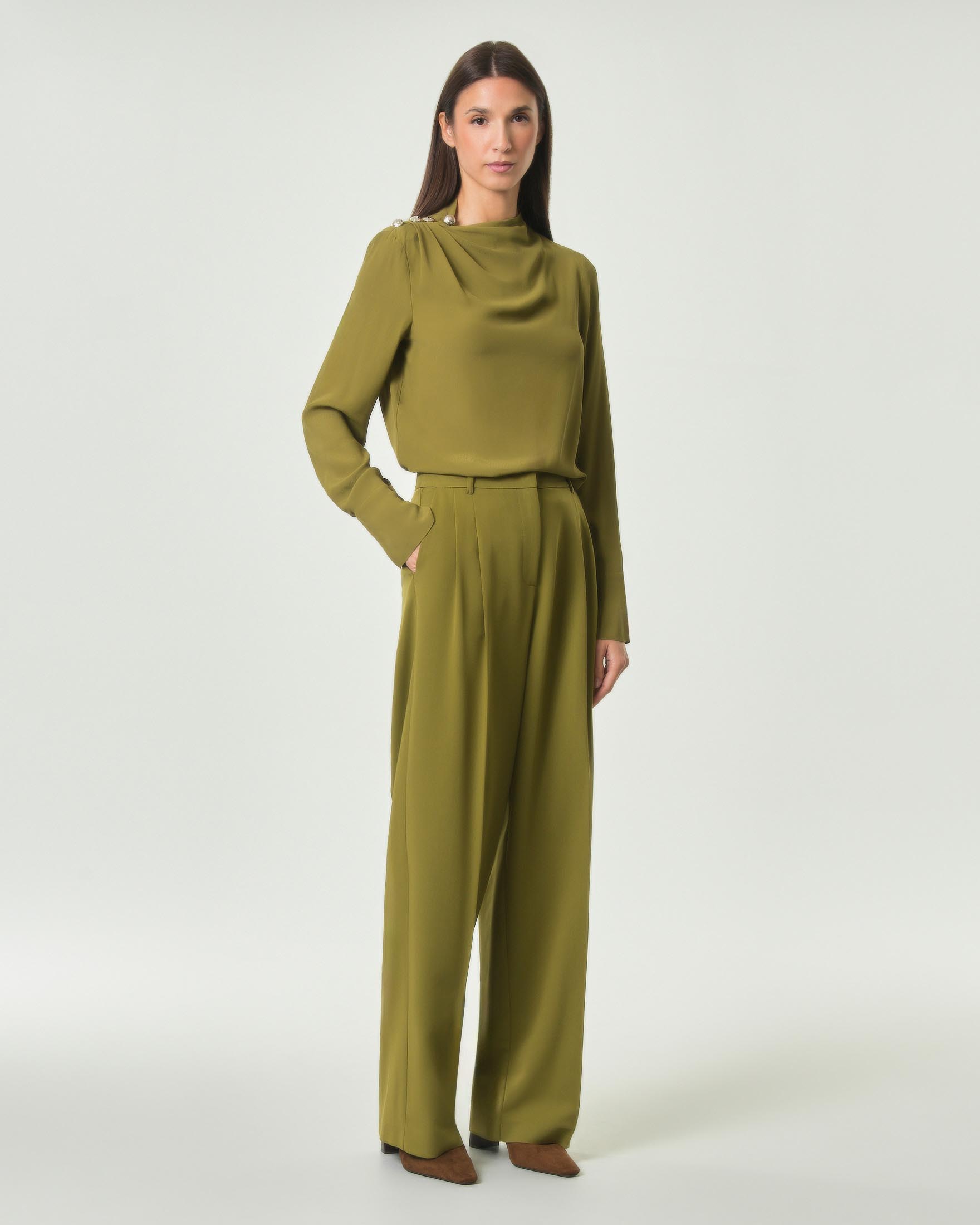 Pantalone palazzo Patrizia Pepe color olio in gabardina di viscosa con pince e pieghe