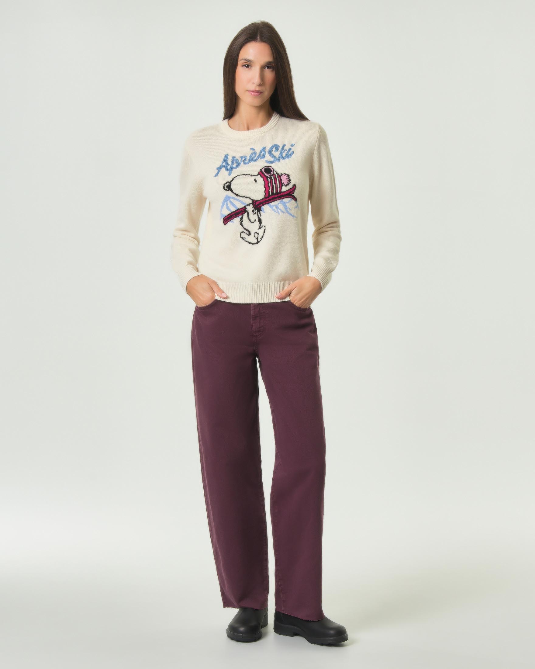 Maglia girocollo New Queen bianca in misto lana con intarsio Snoopy con sci e scritta Après Ski image