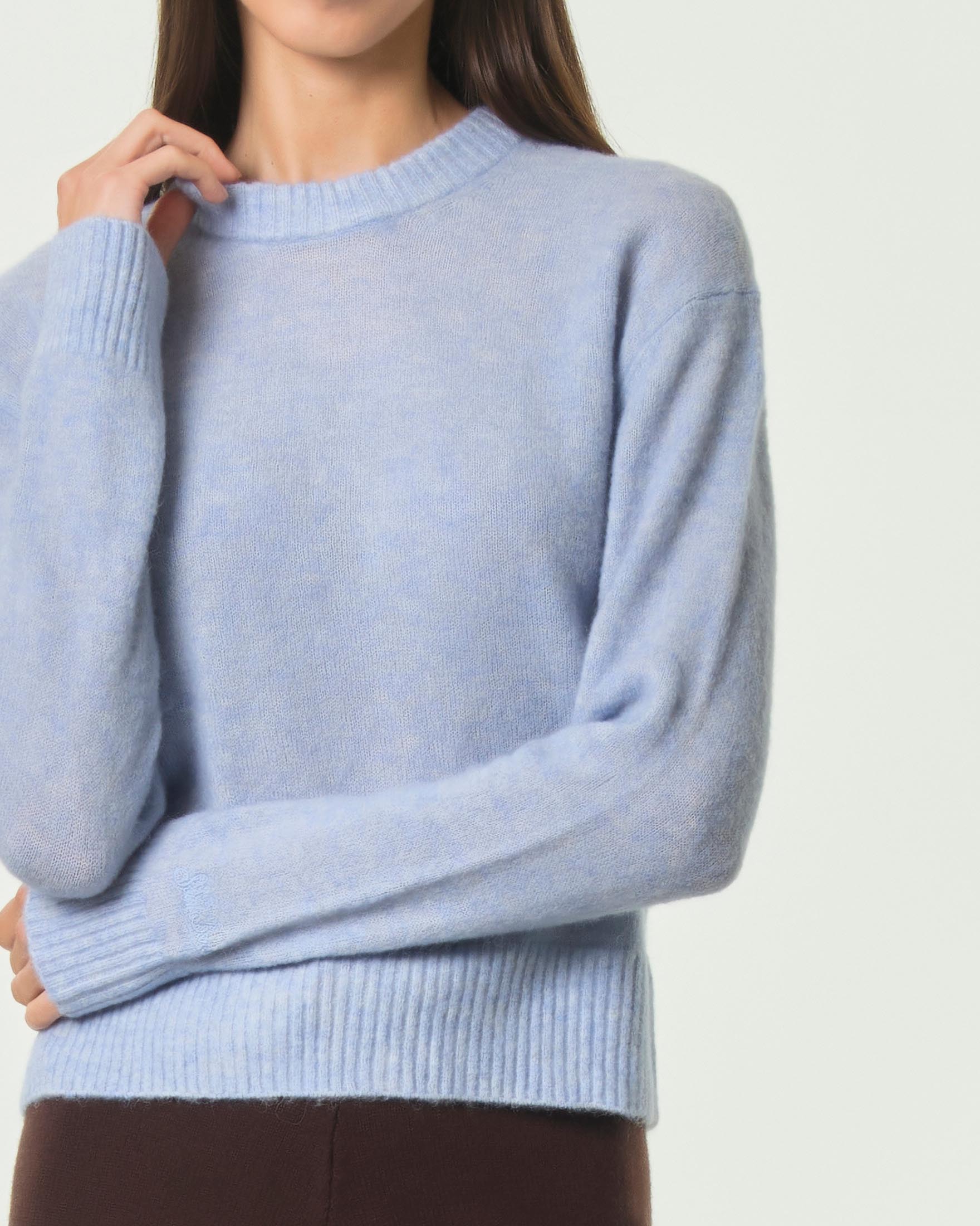 Maglia girocollo cropped Lucille Soft MC2 Saint Barth azzurra in misto lana e alpaca con spalla scesa image